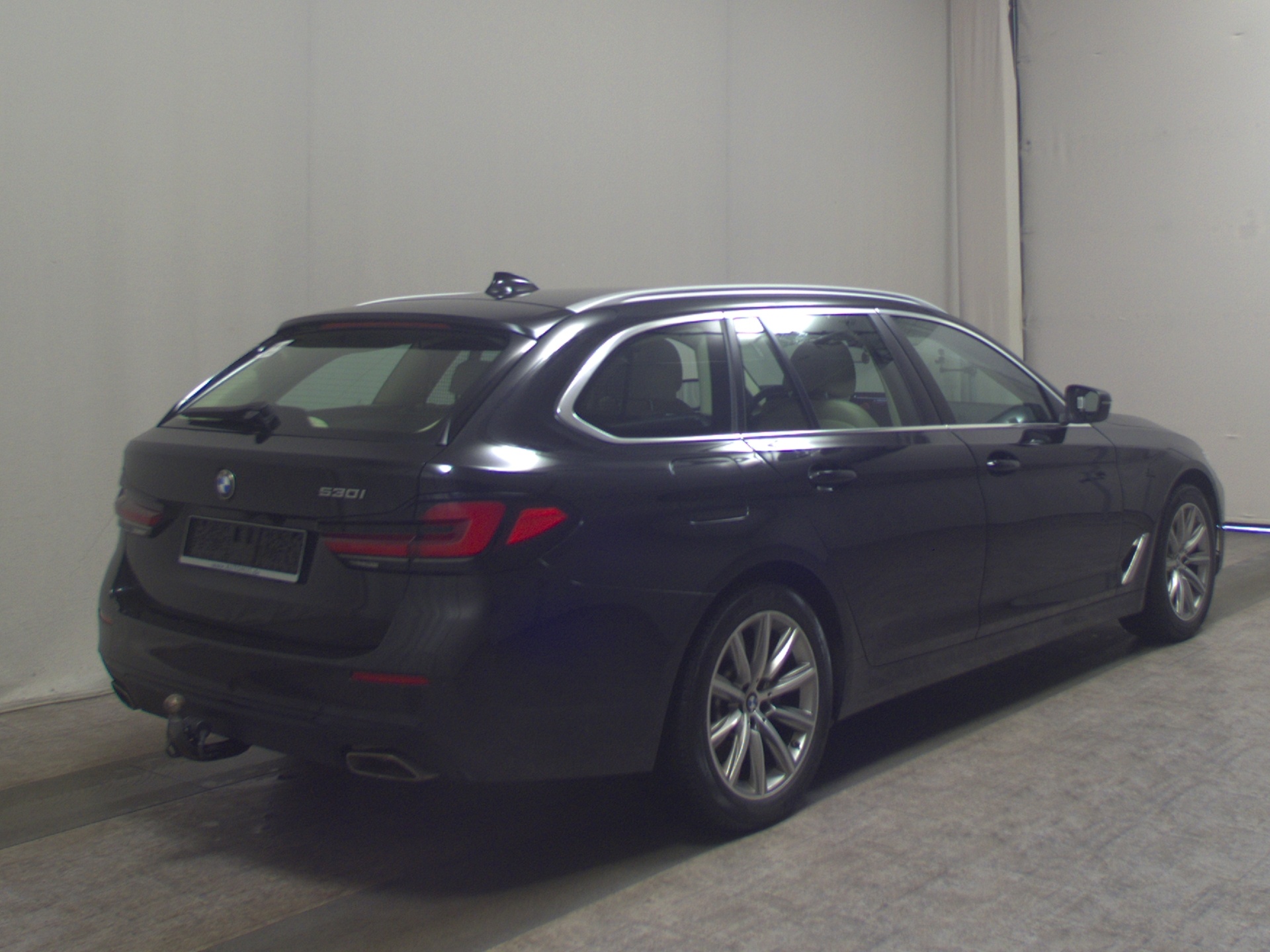 BMW 530iA Touring Leder Navi LC Pro H-K AHK LED+ RfK 4