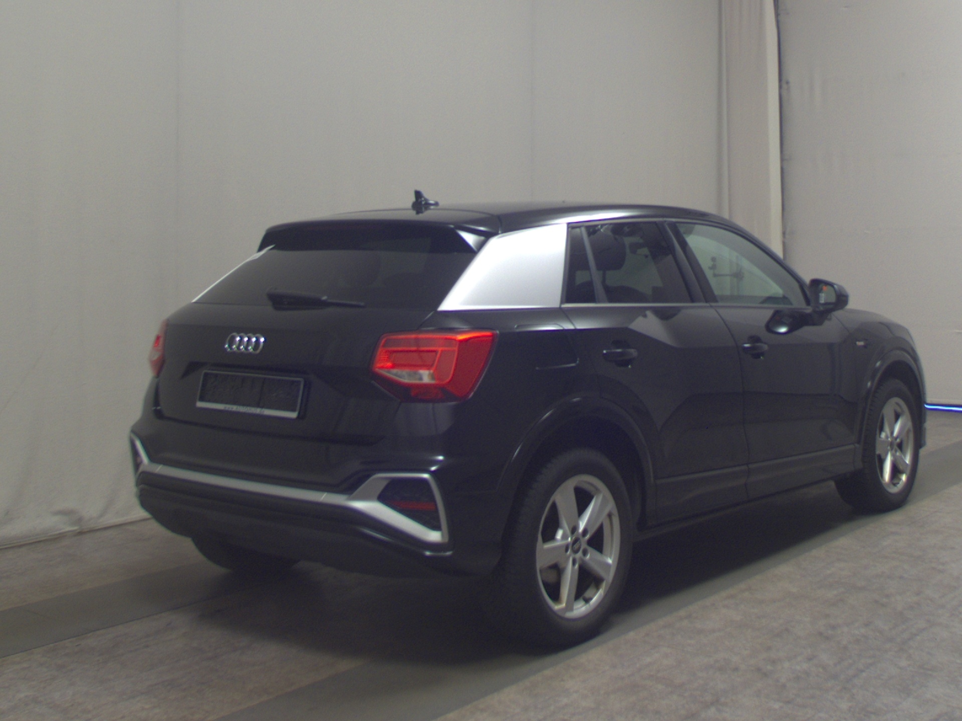 Audi Q2 35 TDI S-Line Navi LED Shz PDC 4