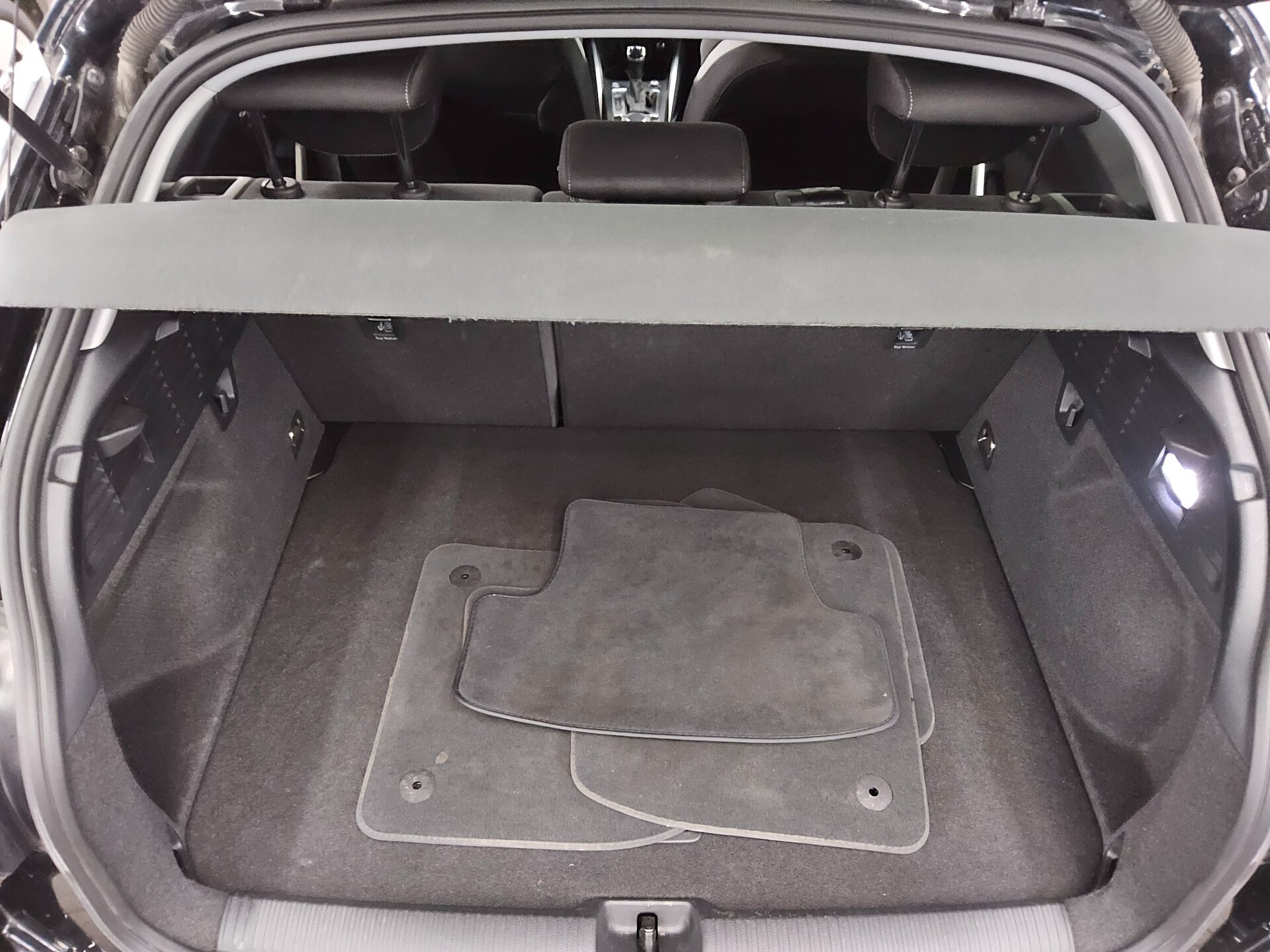 Audi Q2 35 TDI S-Line Navi LED Shz PDC 12