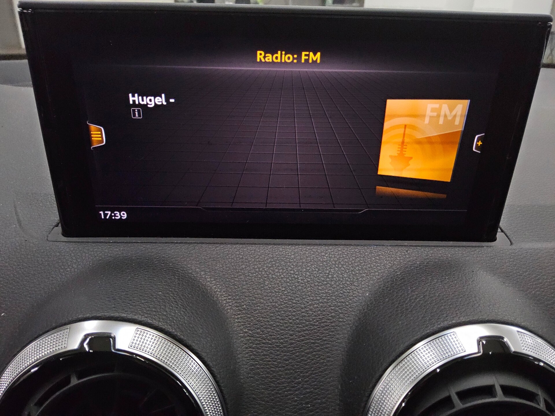 Audi Q2 35 TDI S-Line Navi LED Shz PDC 7