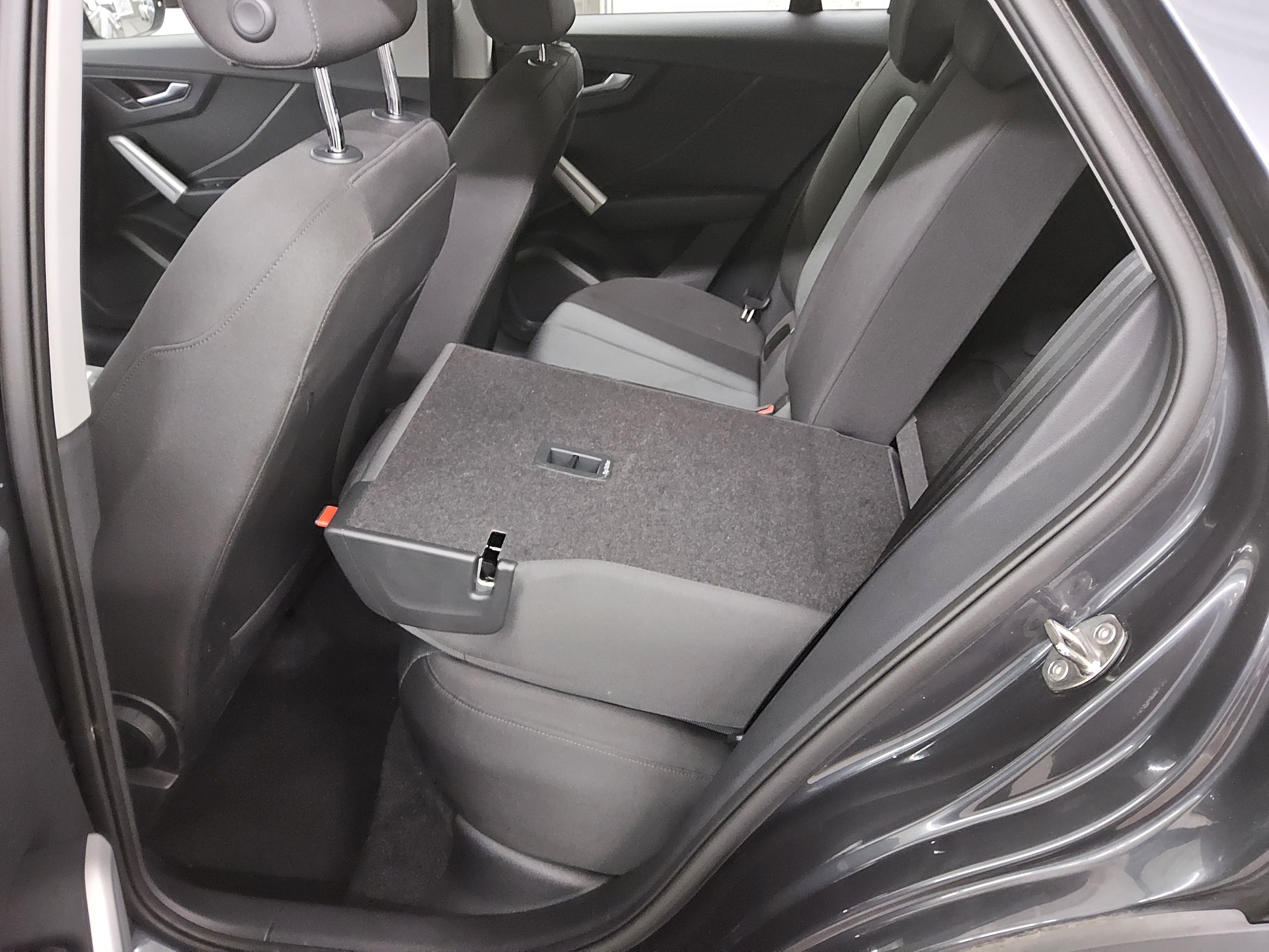 Audi Q2 35 TFSI Navi+ LED Kamera Shz 12