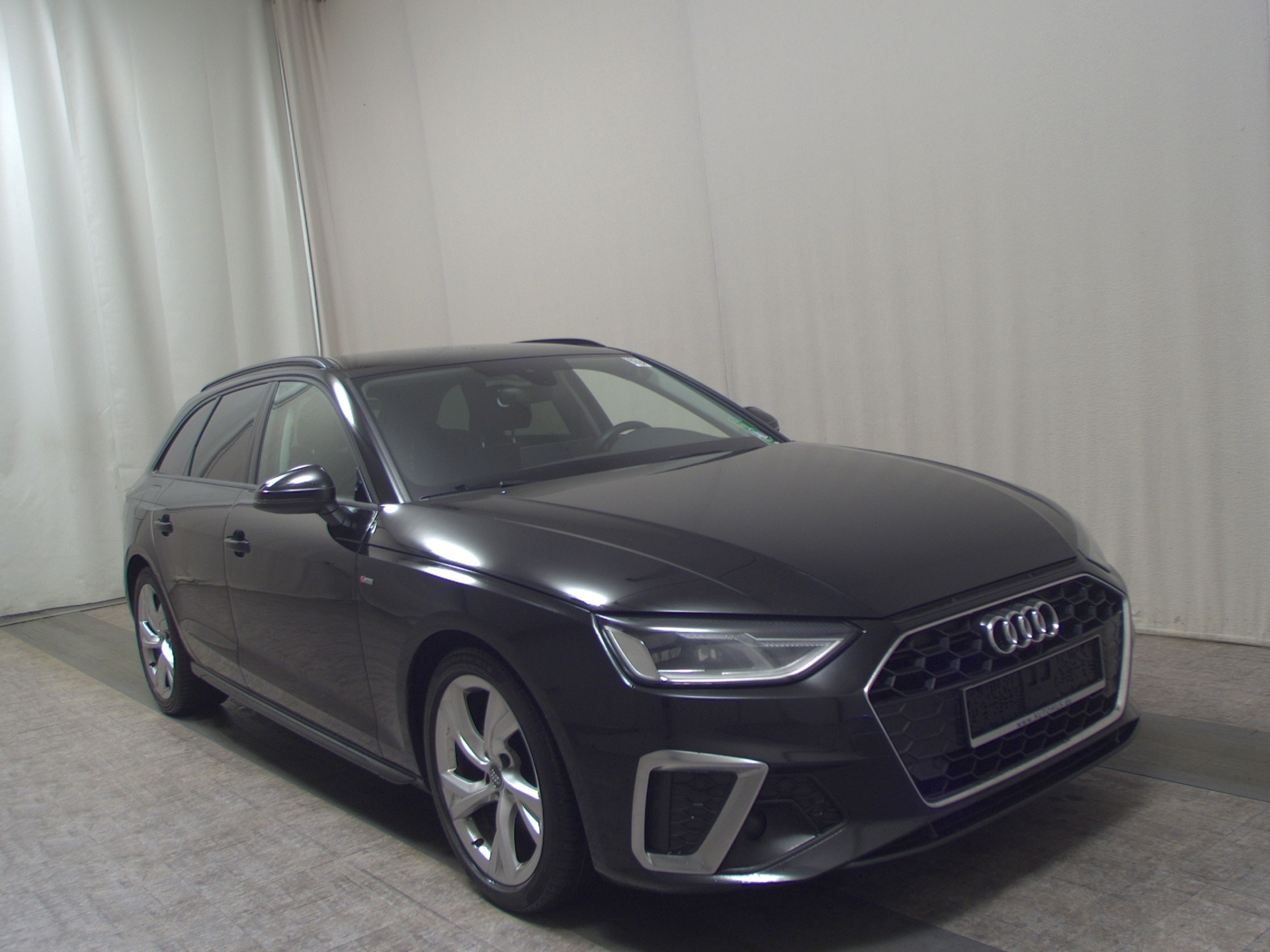 Audi A4 Avant 35 TDI S-Line Navi LED Shz PDC Tempomat 3