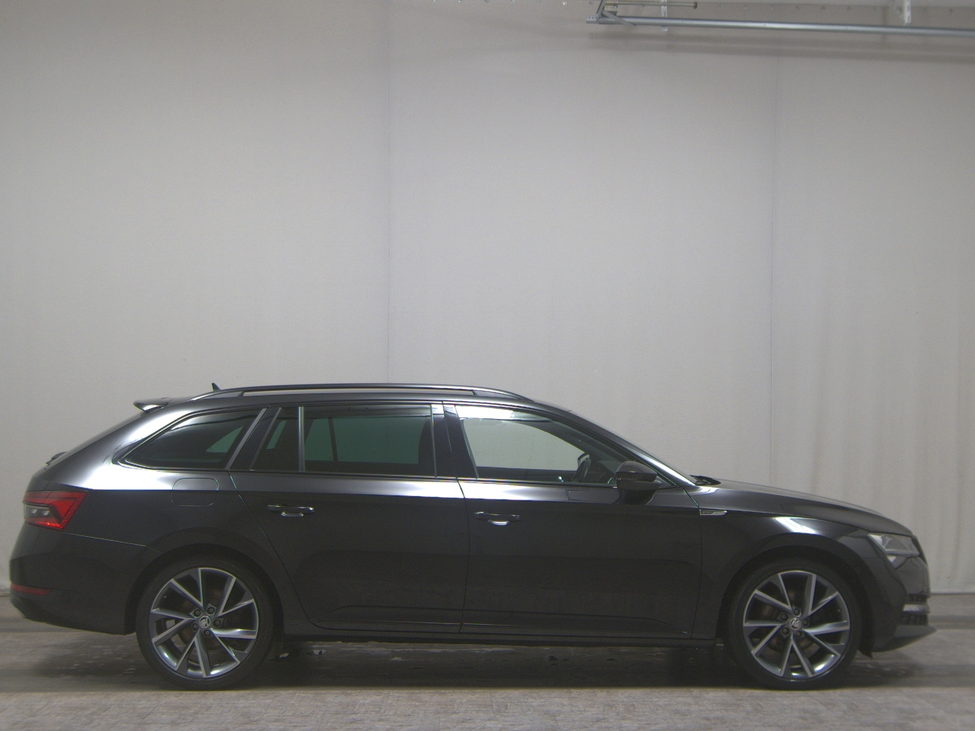 Skoda Superb Kombi 2.0 TDI SportLine Navi DC LED RfK