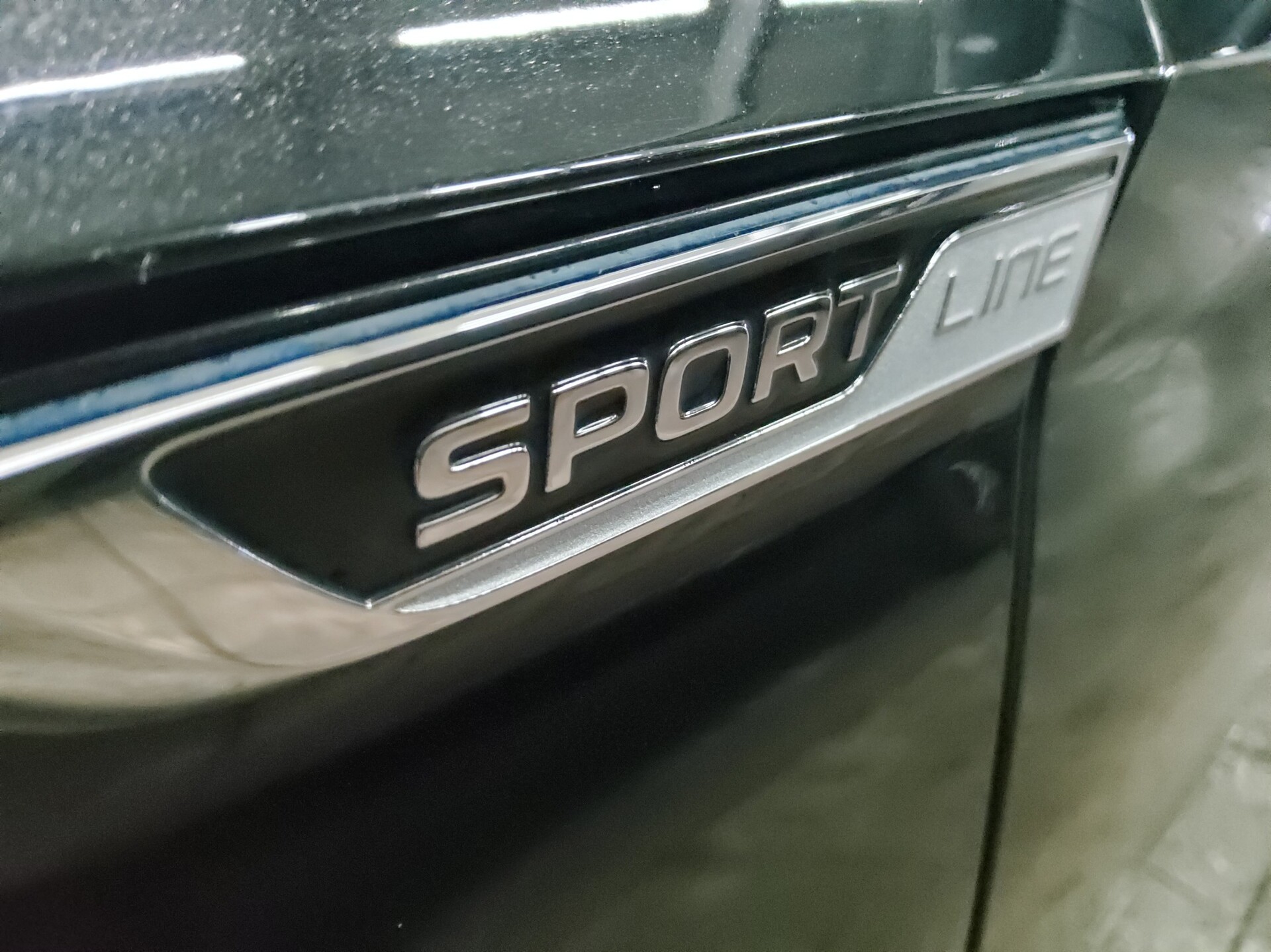 Skoda Superb Kombi 2.0 TDI SportLine Navi DC LED RfK 12