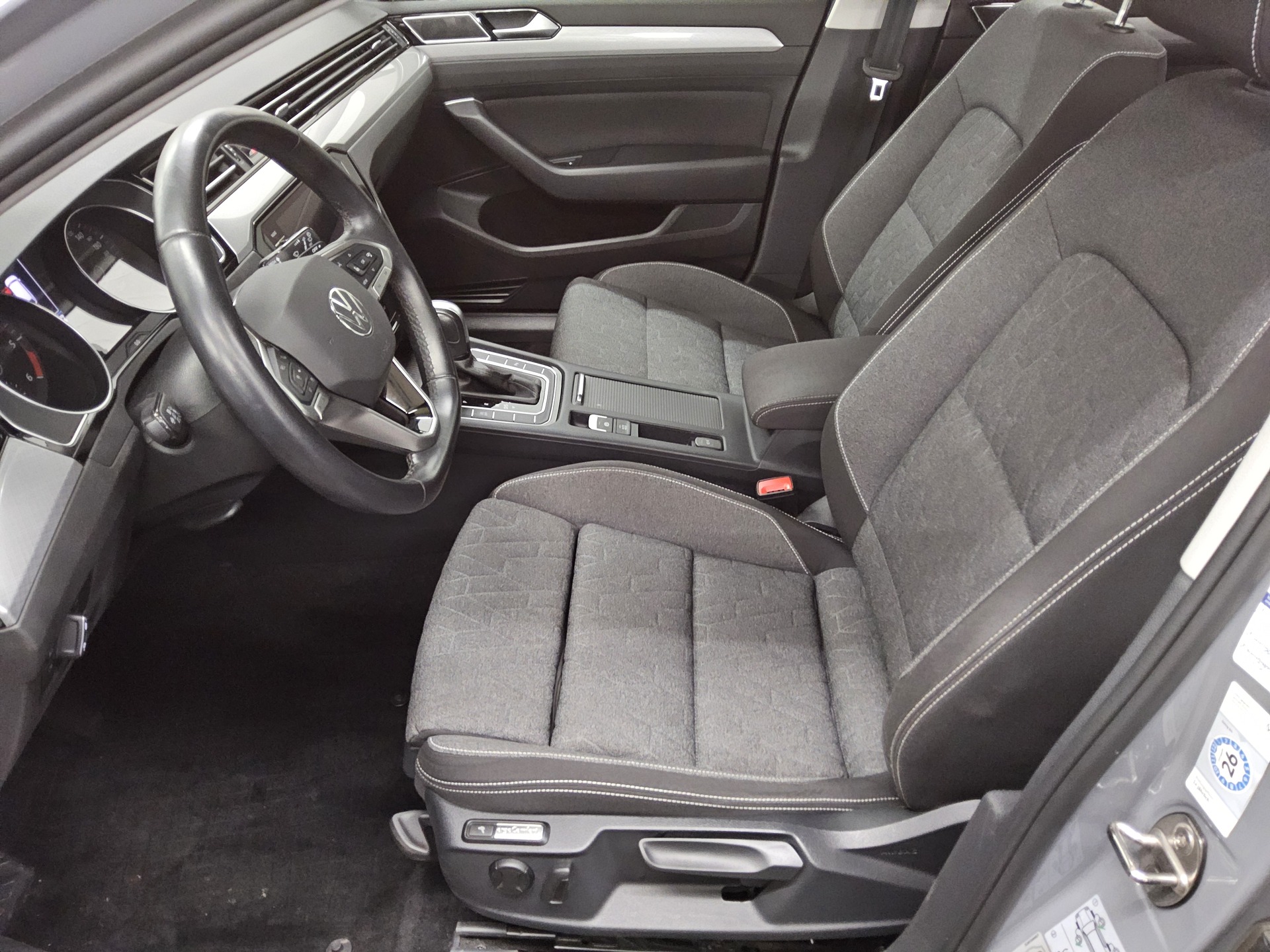 Volkswagen Passat Var. 2.0 TDI Business Navi LED Kamera ACC 8