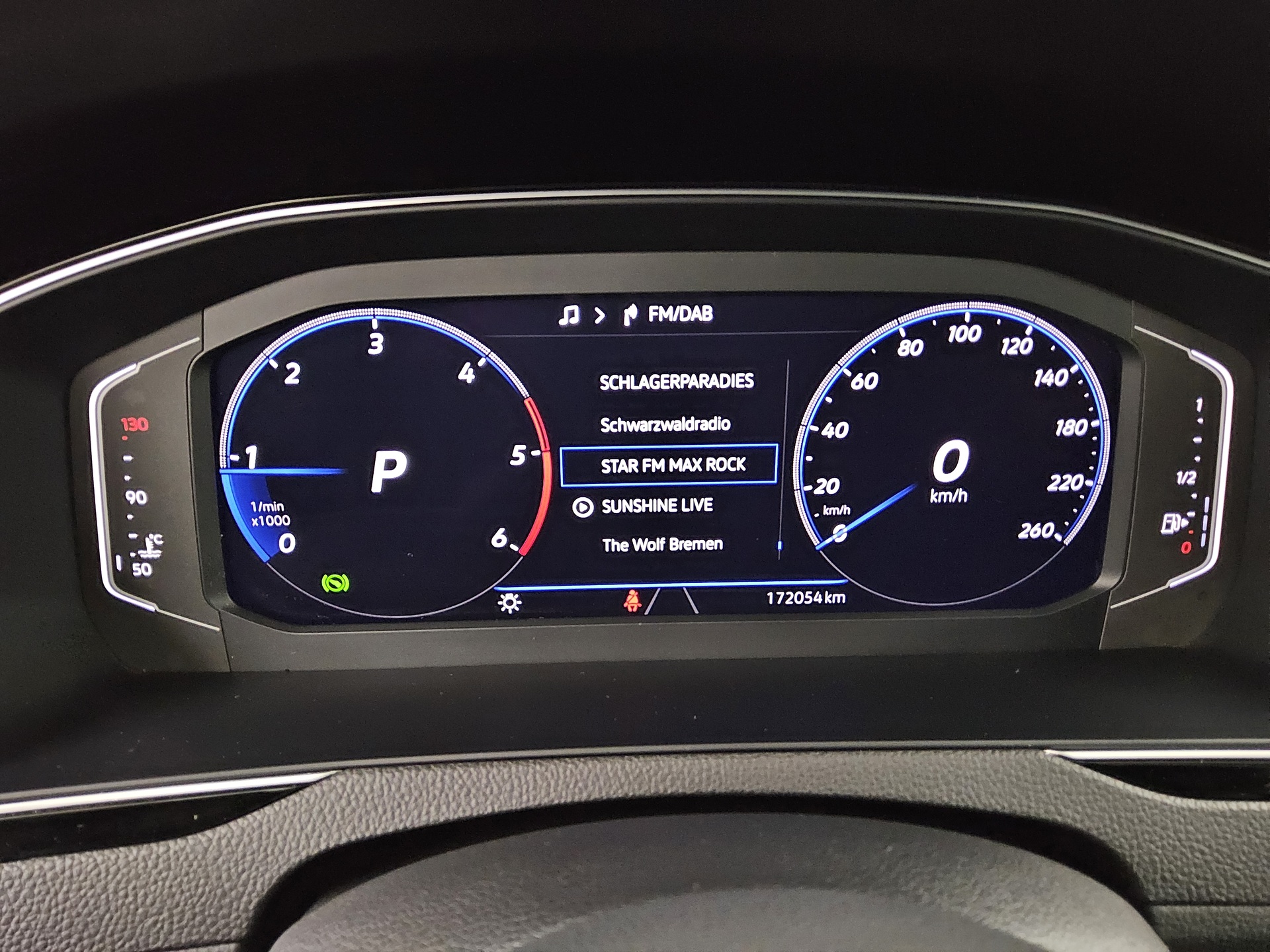 Volkswagen Passat Var. 2.0 TDI Elegance Navi DC Matrix Ahk 8