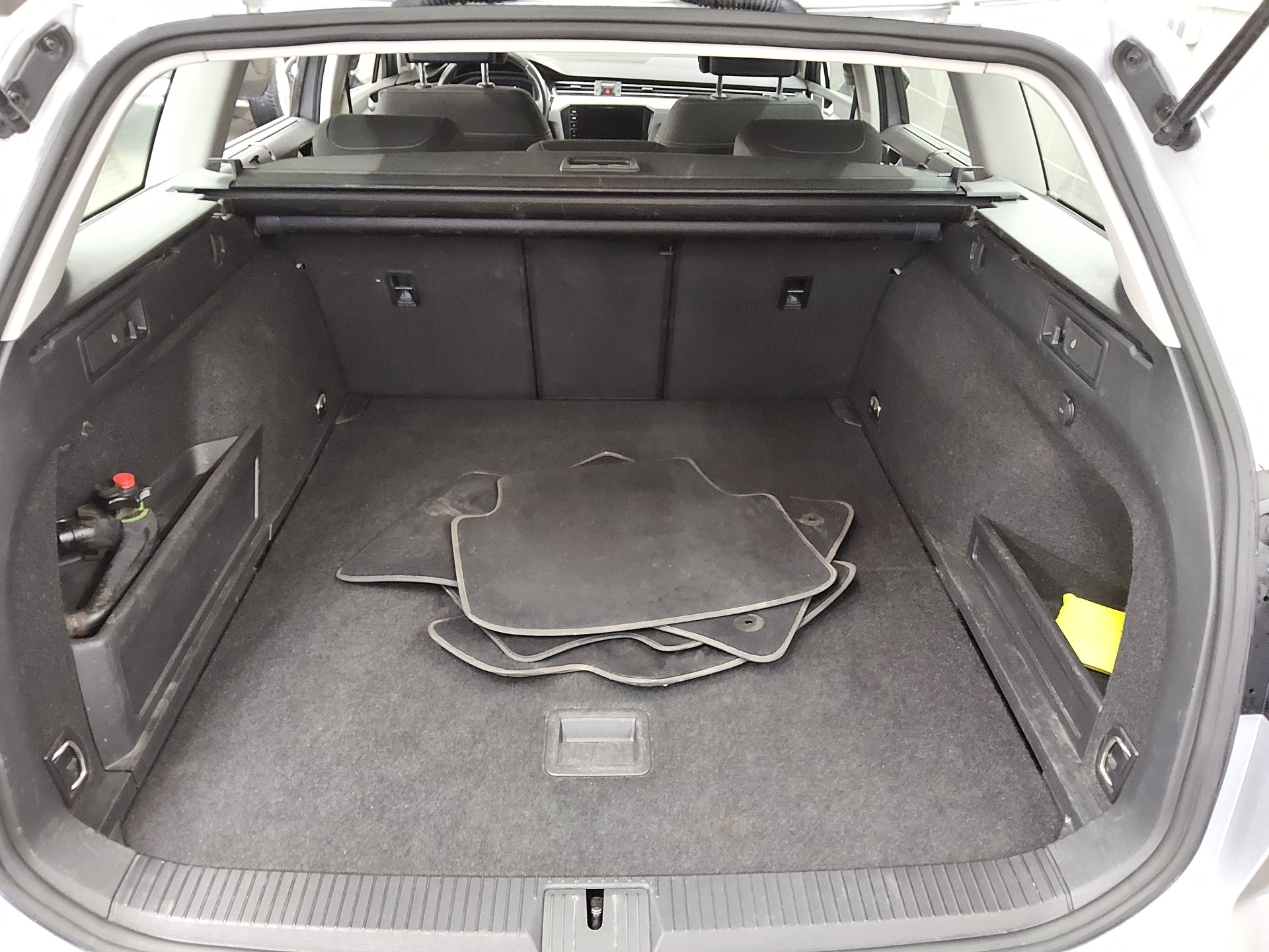 Volkswagen Passat Var. 2.0 TDI Business Navi+ DC StandHzg 12