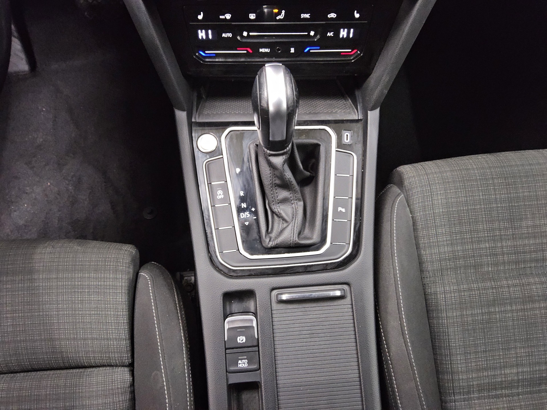 Volkswagen Passat Var. 2.0 TDI Business Navi+ DC StandHzg 6