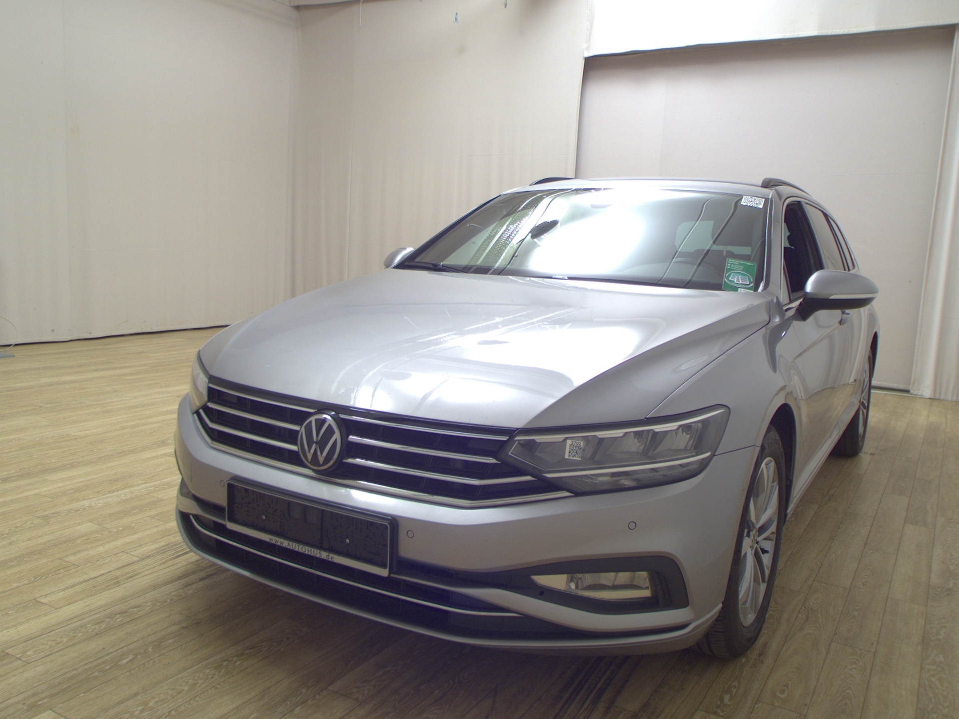 Volkswagen Passat Var. 2.0 TDI Business Navi LED DC AHK RFK 2