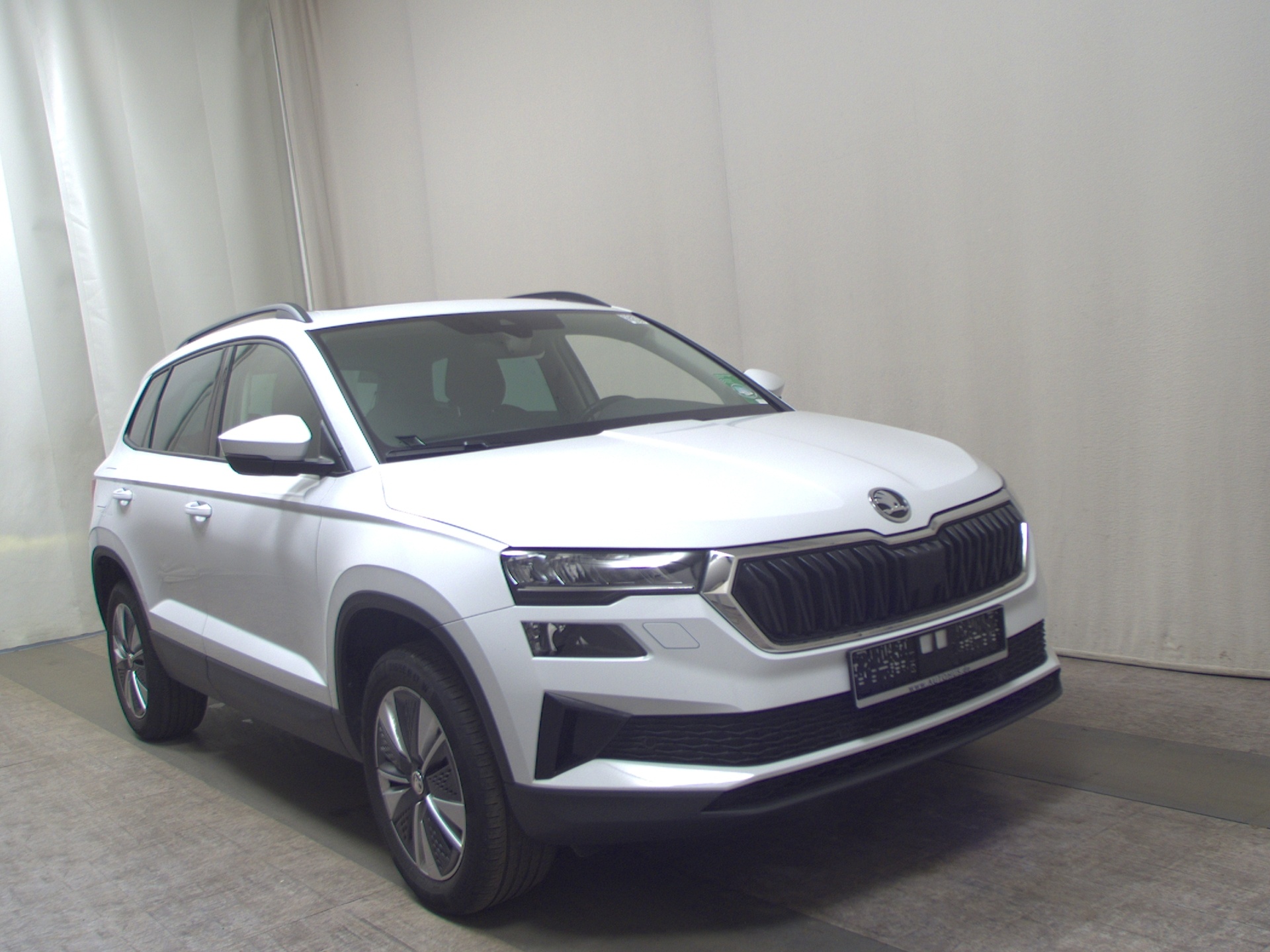 Skoda Karoq 2.0 TDI Ambition Navi LED vc Pano StHzg 3