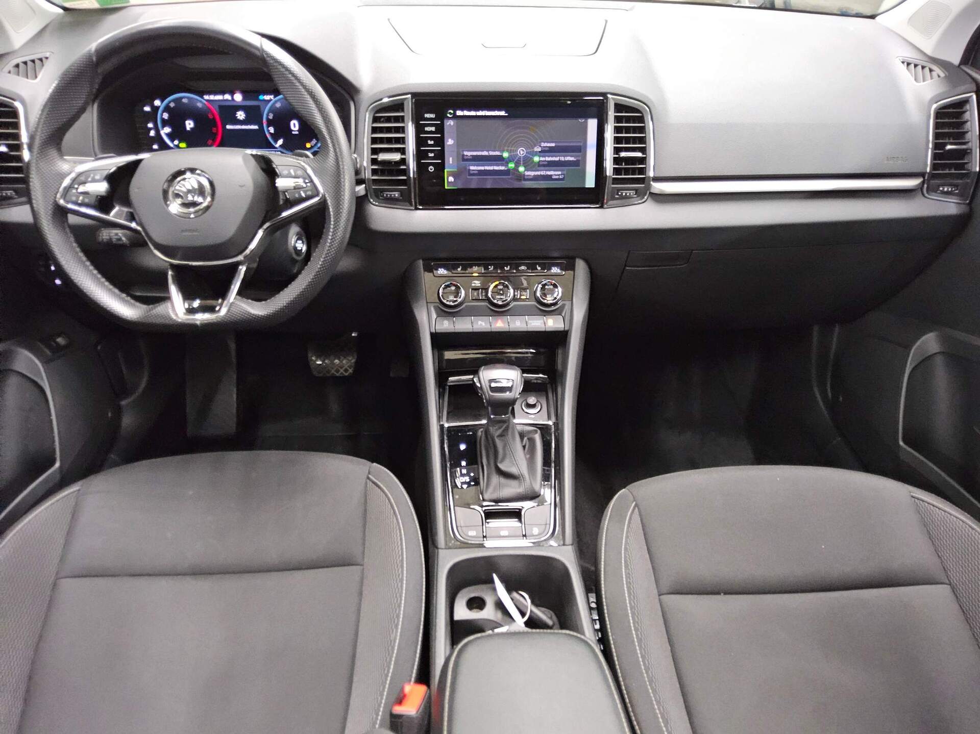 Skoda Karoq 2.0 TDI Ambition Navi LED vc Pano StHzg 5