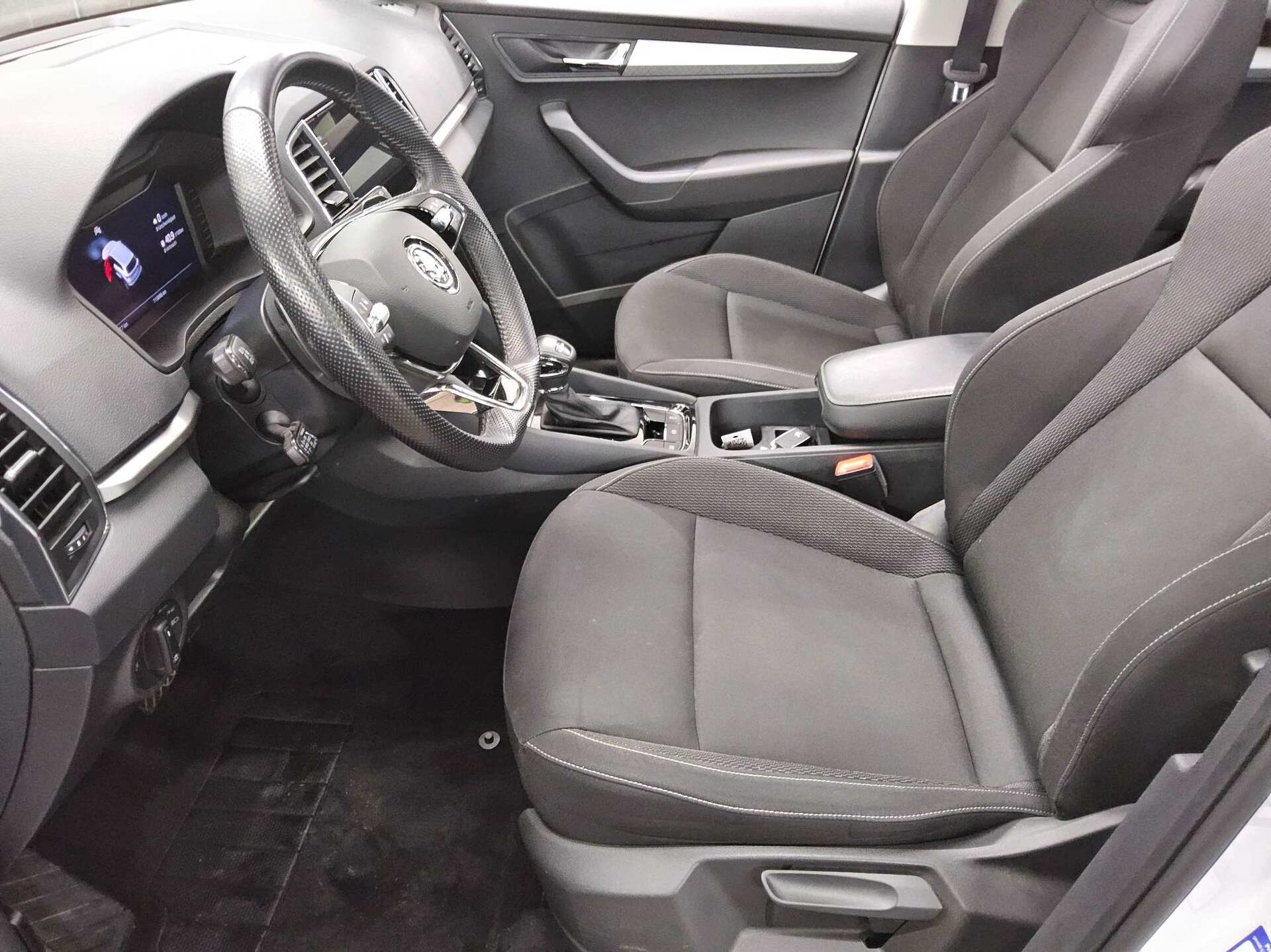 Skoda Karoq 2.0 TDI Ambition Navi LED vc Pano StHzg 9