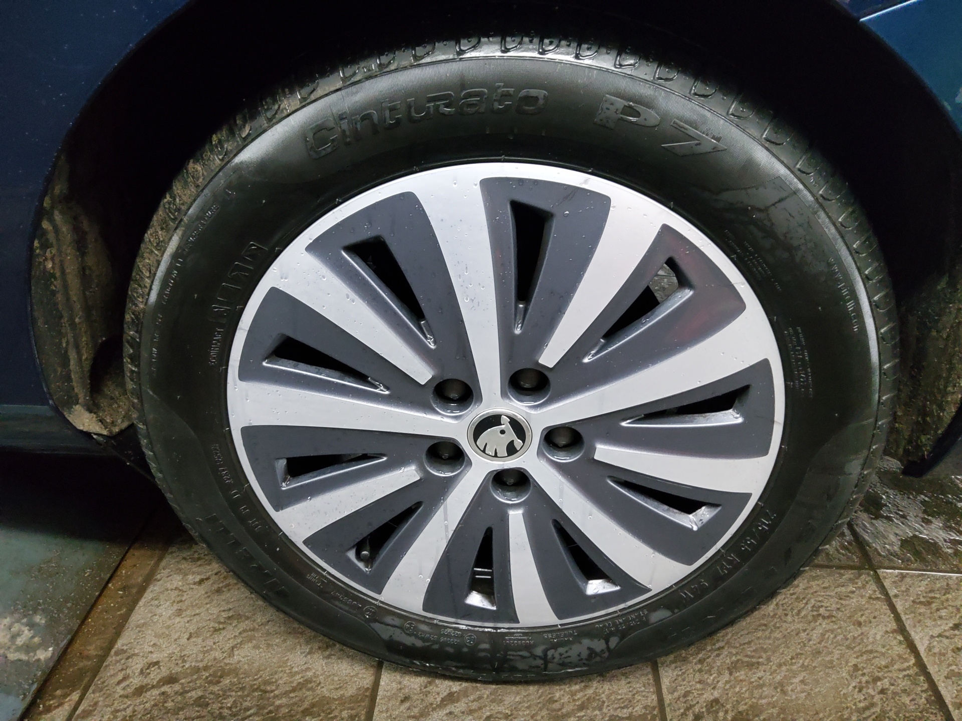 Skoda Superb Kombi 2.0 TDI Ambition Navi LED Virtual 11