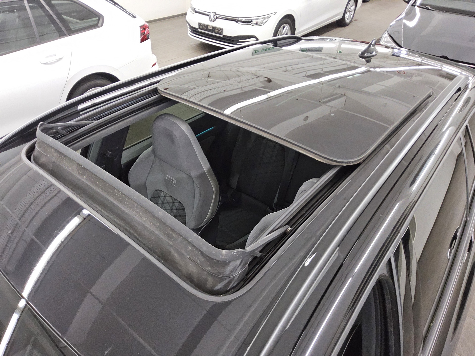 Volkswagen Golf-8 Var. 2.0 TDI R-Line Pano IQ.Light AID H-K 13