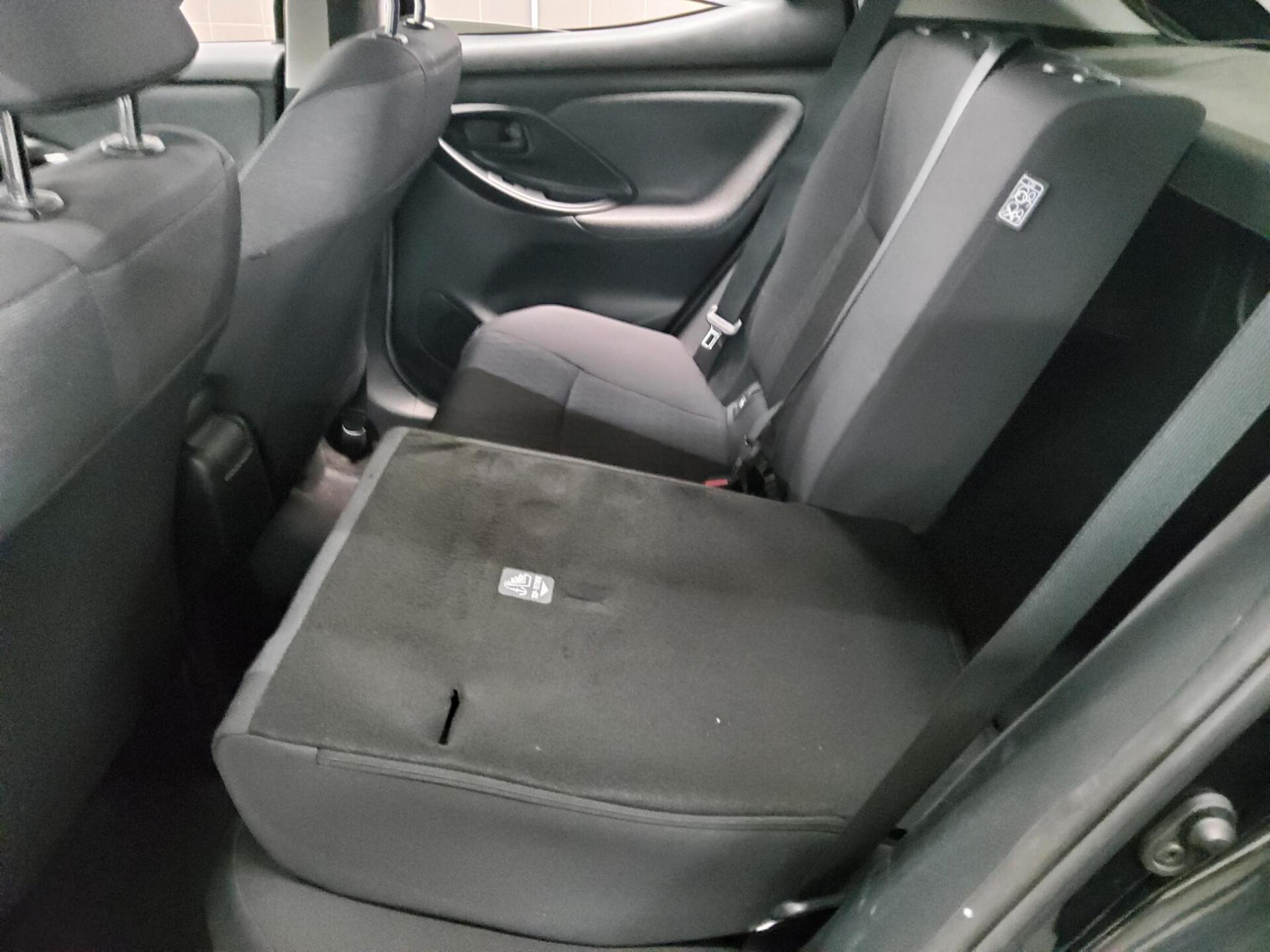 Toyota Yaris 1.5 VVT-I Hybrid Navi LED RfK Shz DAB 12