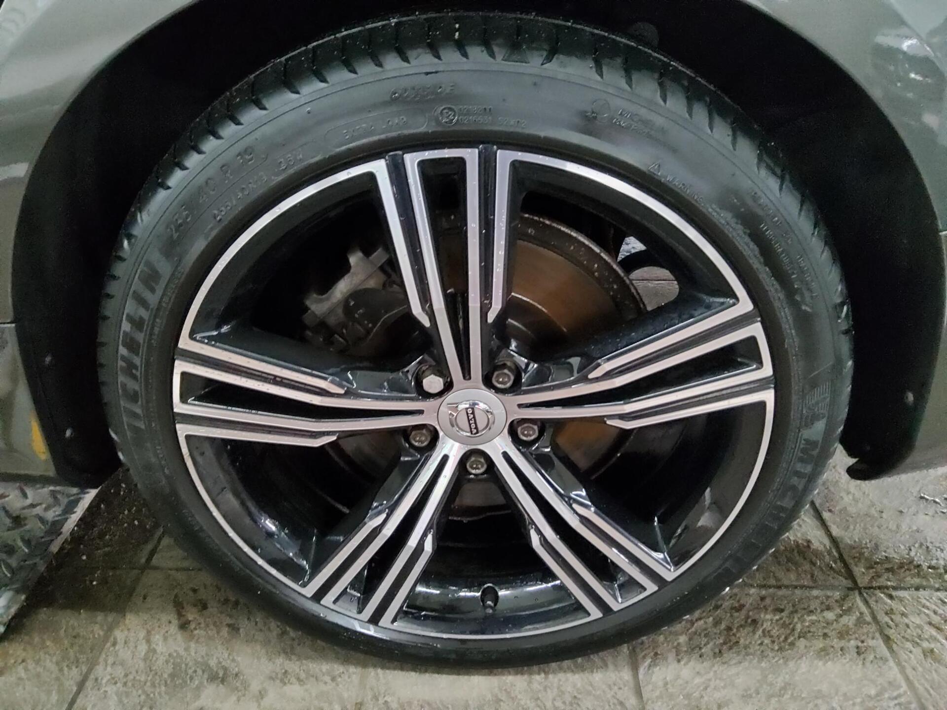 Volvo V60 T6 AWD Inscription Leder Navi LED 11