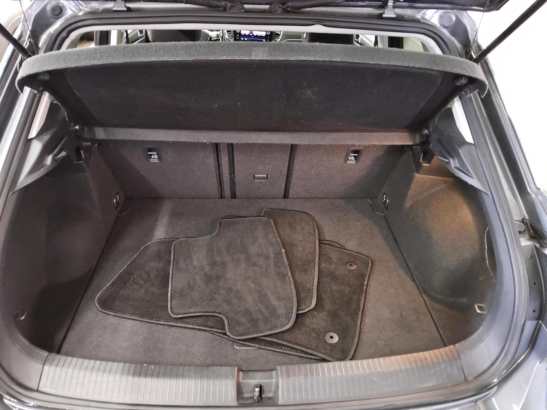 Volkswagen T-Roc 2.0 TDI Style AHK ACC PDC SHZ 11