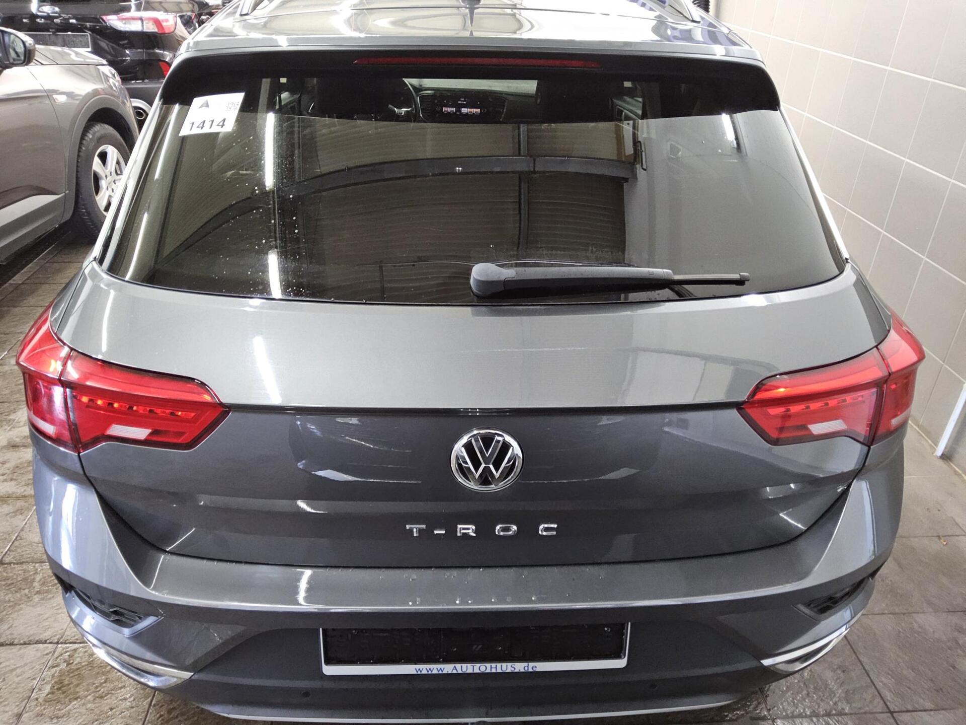 Volkswagen T-Roc 2.0 TDI Style AHK ACC PDC SHZ 10