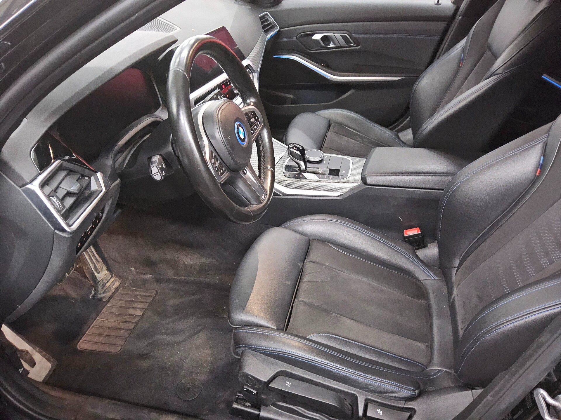 BMW 330e Touring M-Sport T-Leder Navi LED LC prof. 9
