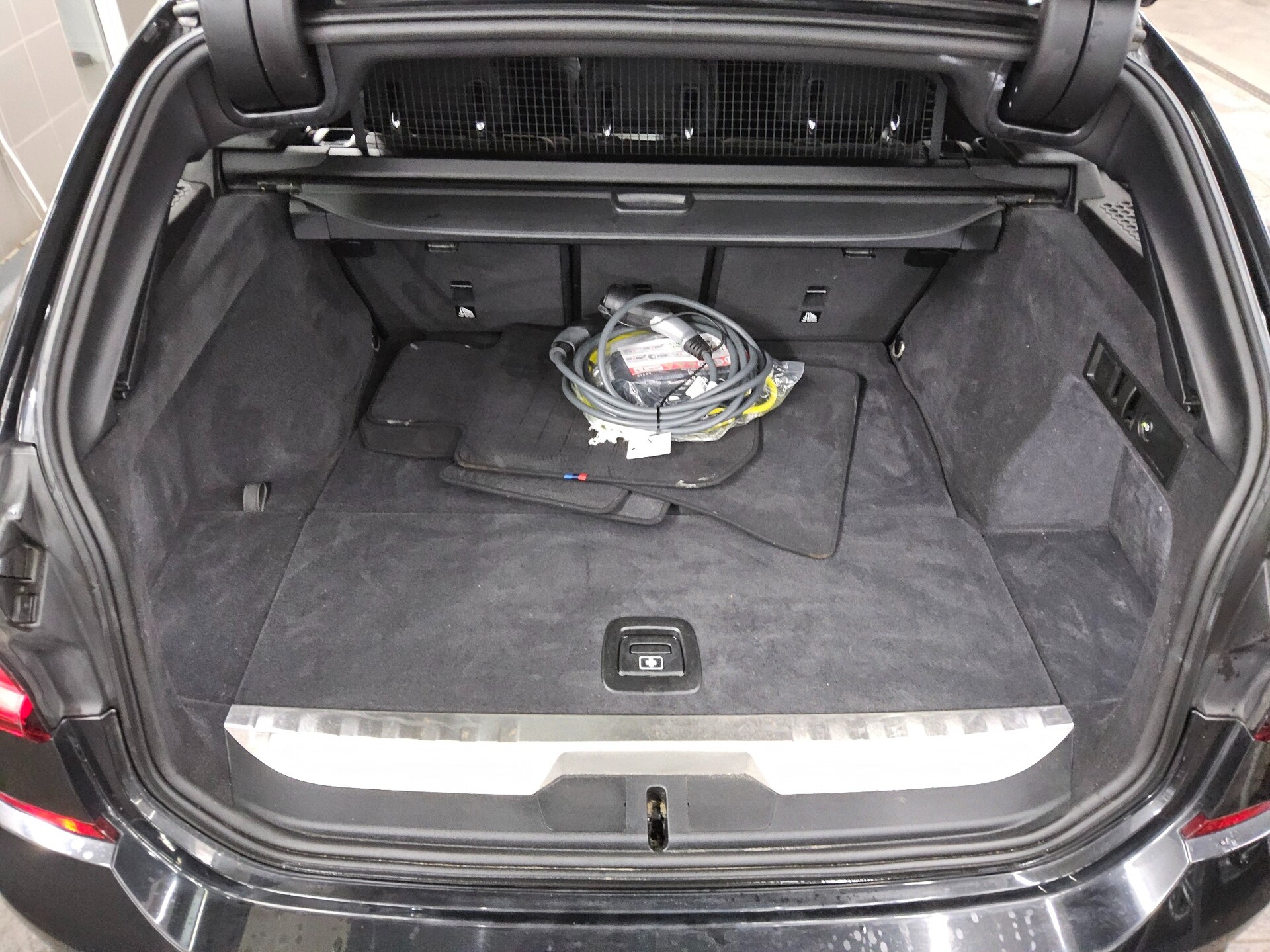 BMW 330e Touring M-Sport T-Leder Navi LED LC prof. 12