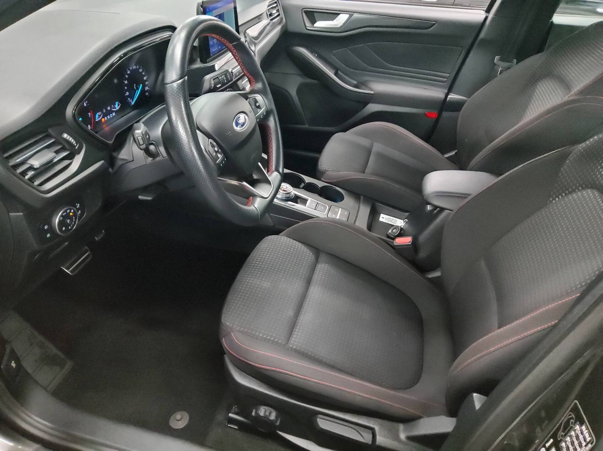 Ford Focus Turnier 1.5 EB ST-Line Navi LED PDC Shz 8