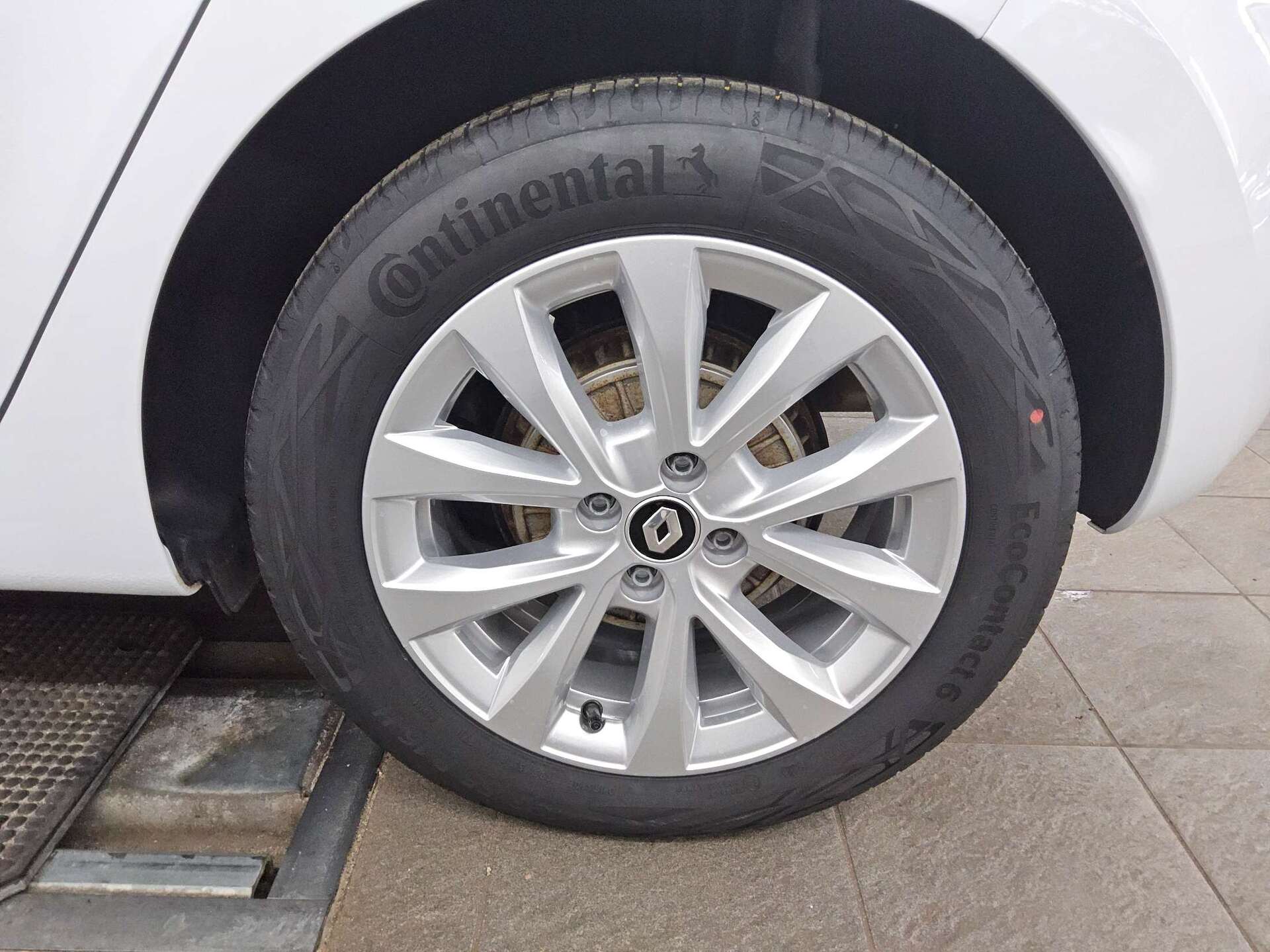 Renault Clio 1.3 TCe Intens T-Leder LED 360° 11