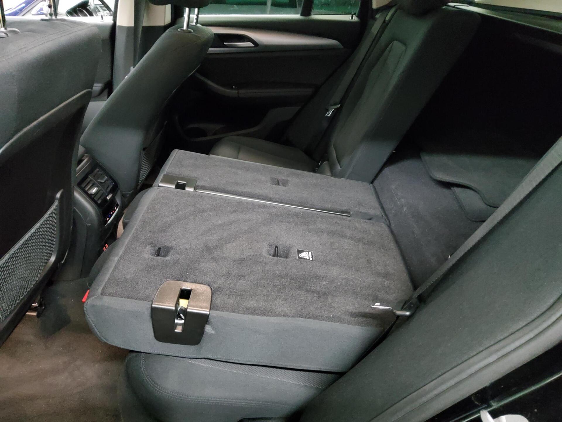 BMW X3 xDrive30e Advantage Navi LED+ LC+ Kamera AHK 12