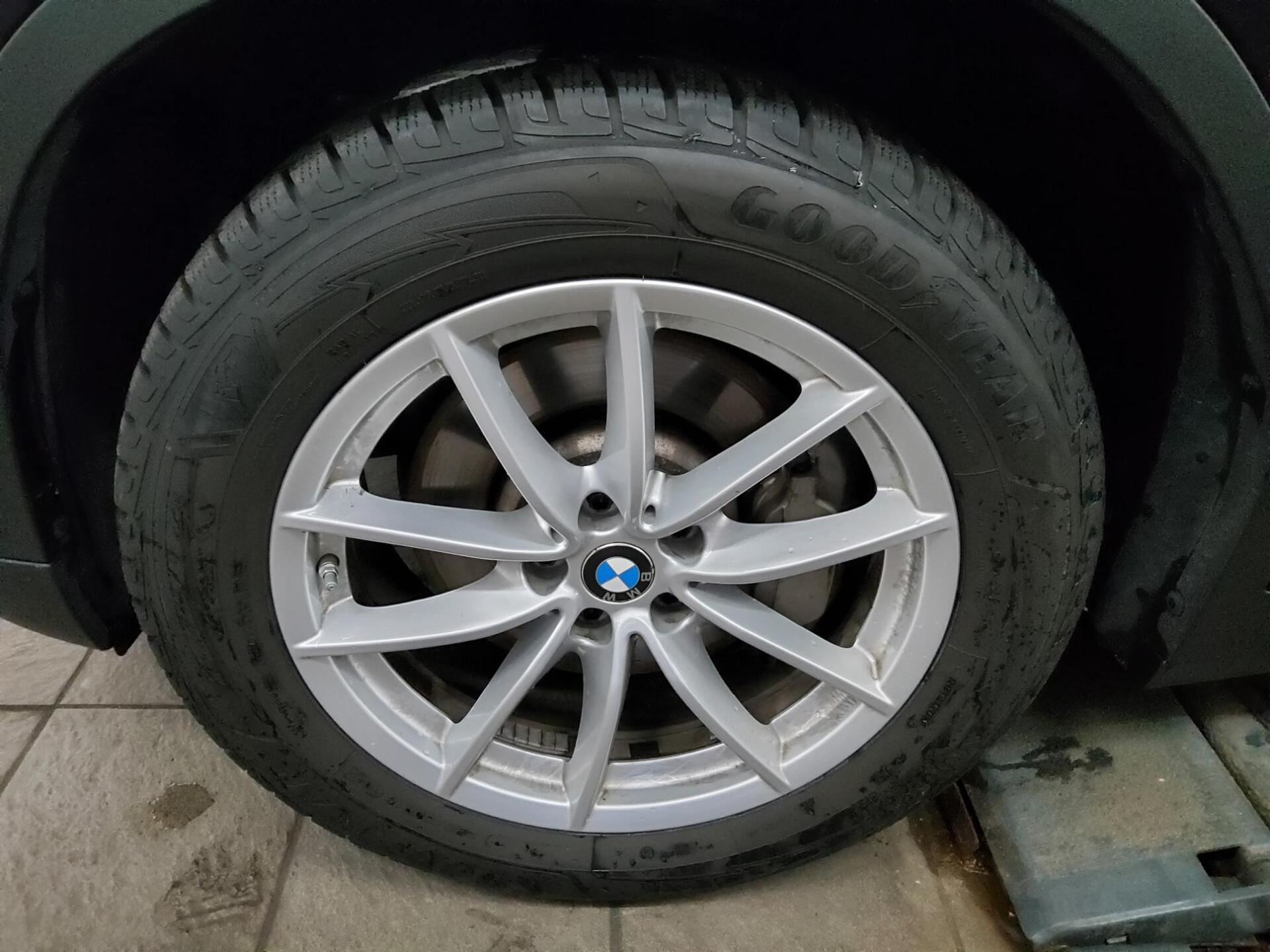 BMW X3 xDrive30e Advantage Navi LED+ LC+ Kamera AHK 10