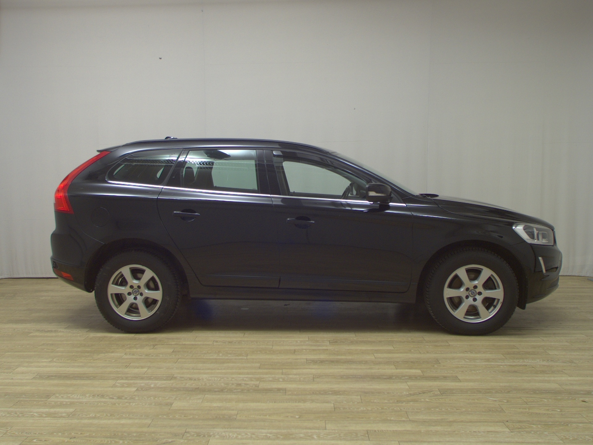Volvo XC60 D3 Momentum Navi Ahk PDC Shz