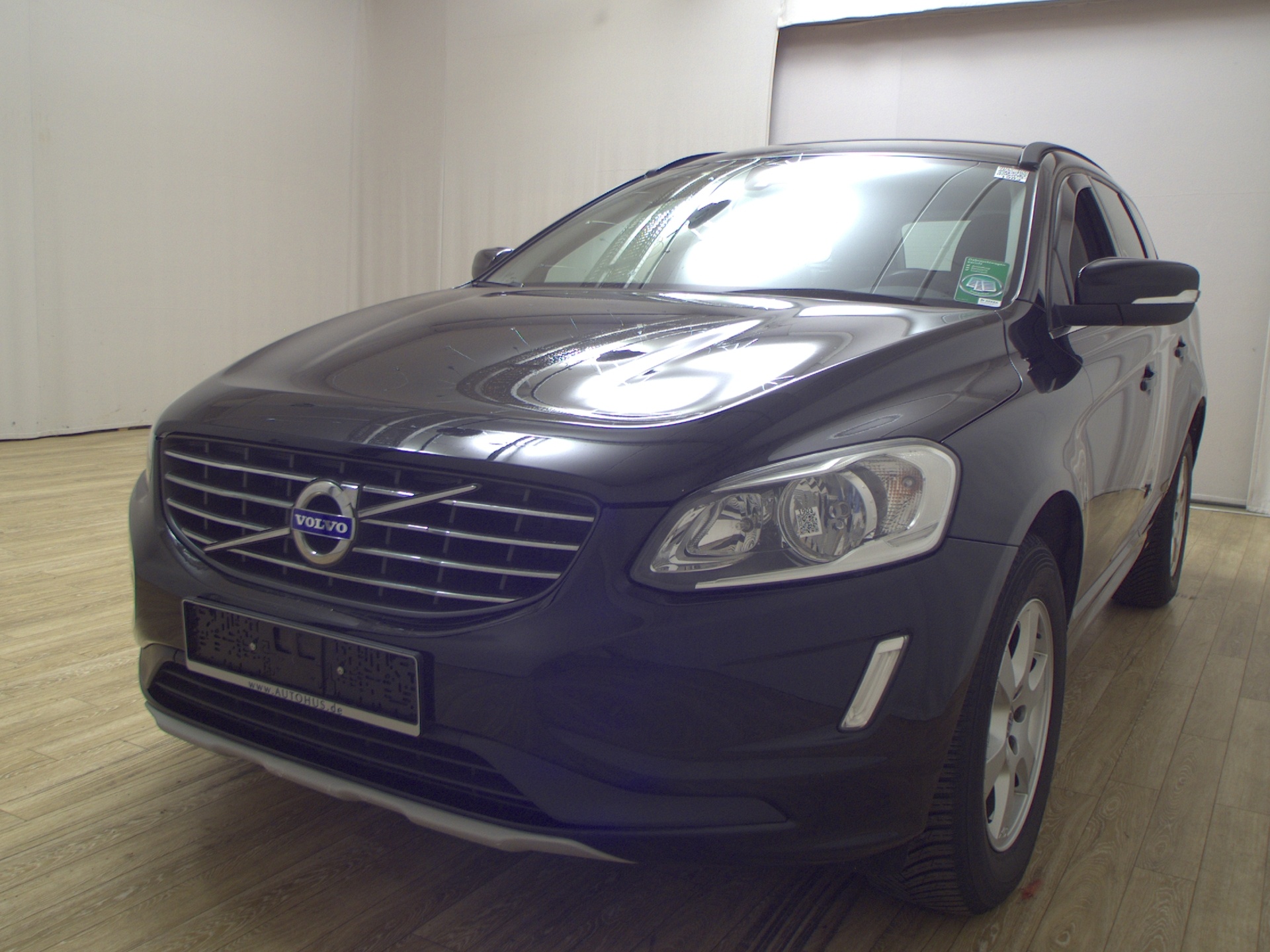 Volvo XC60 D3 Momentum Navi Ahk PDC Shz 2
