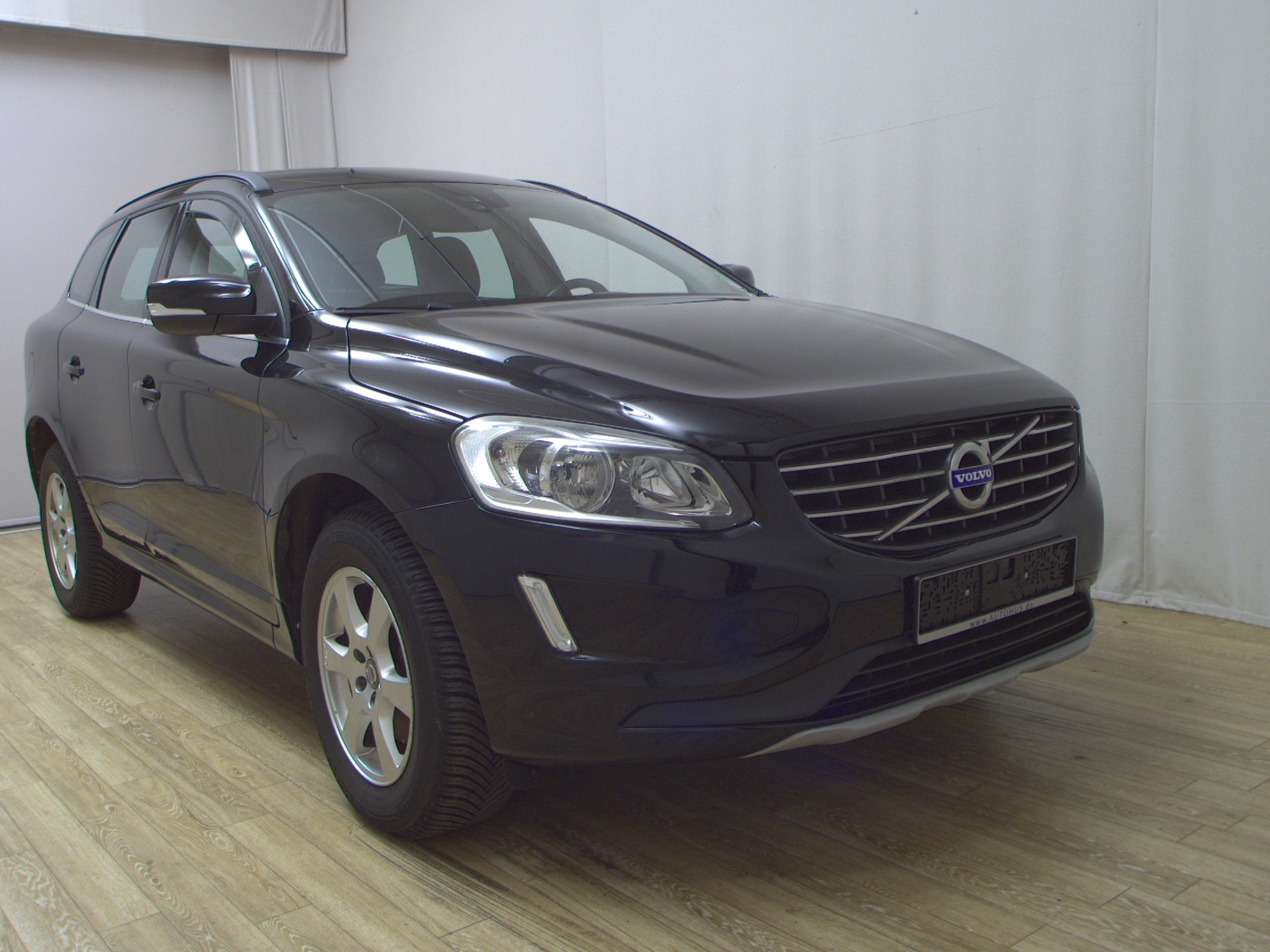 Volvo XC60 D3 Momentum Navi Ahk PDC Shz 3