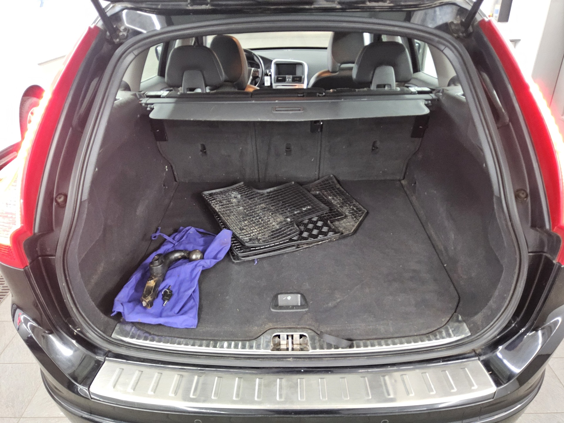 Volvo XC60 D3 Momentum Navi Ahk PDC Shz 11