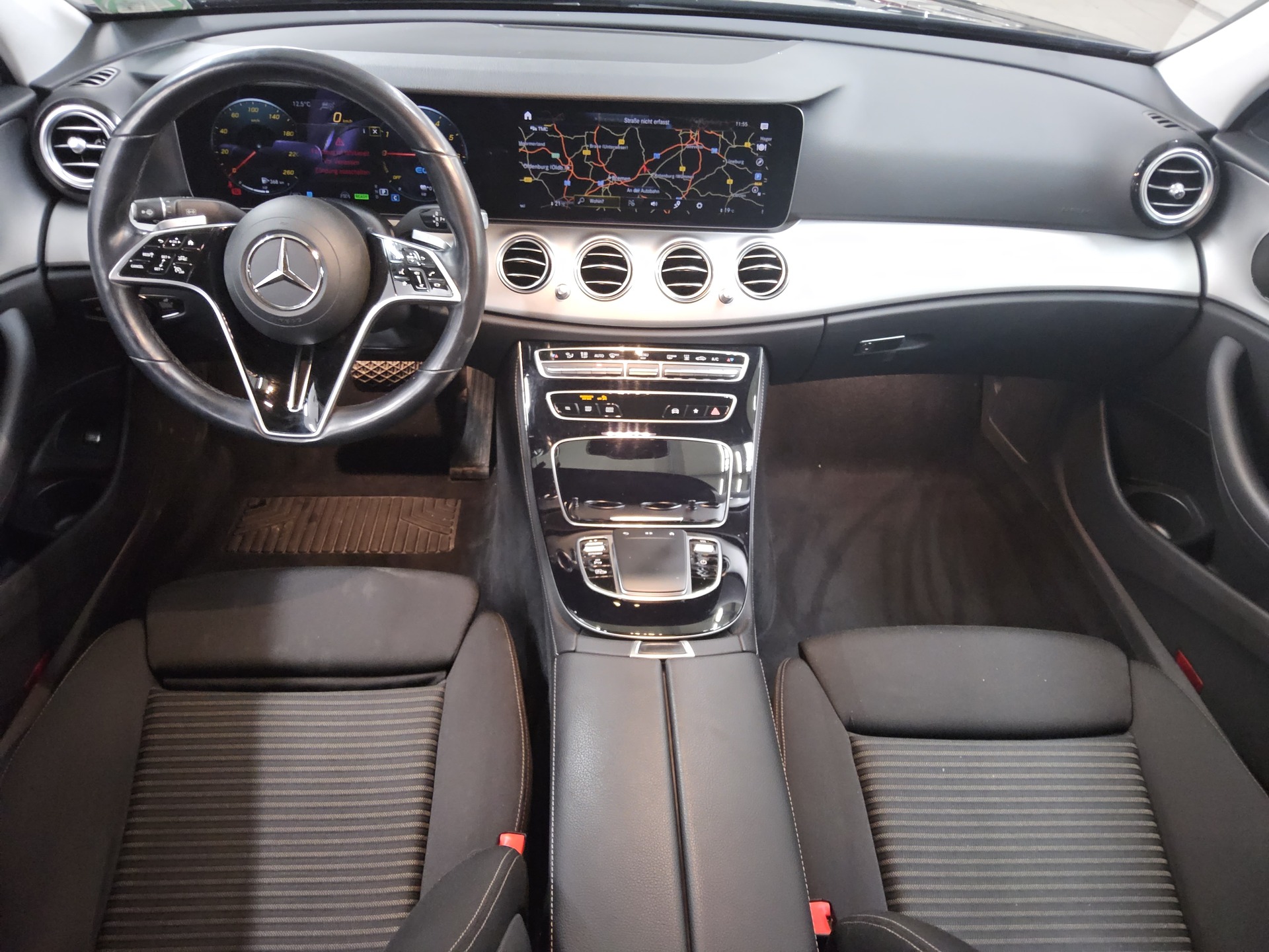 Mercedes-Benz E 300 de Widescreen LED RFK PDC 5