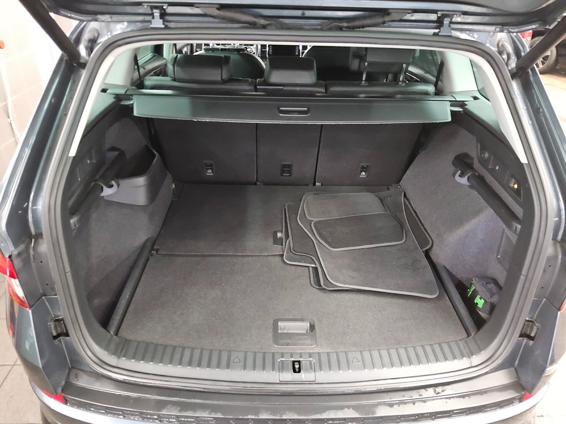 Skoda Kodiaq 2.0 TDI 4x4 L&K Leder DCC Ahk LED Navi 11