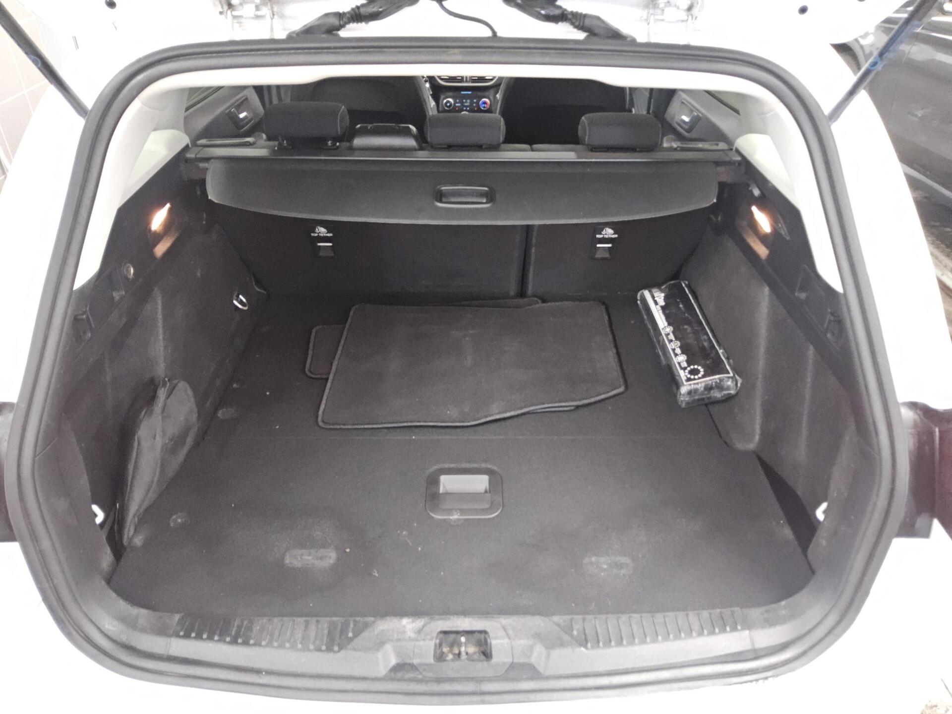 Ford Focus Turnier 1.5 EB Cool&Connect Navi LED RFK 12