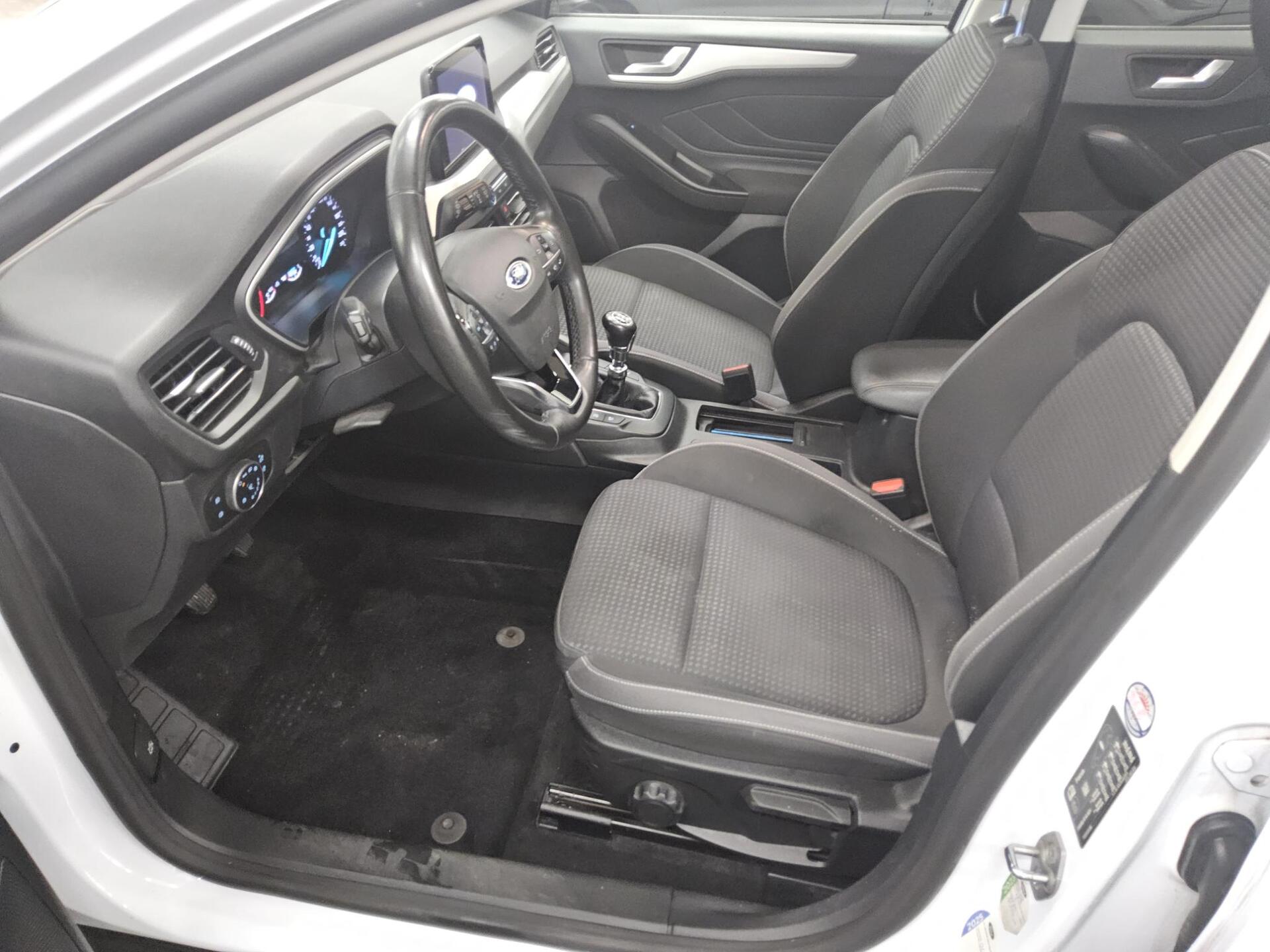 Ford Focus Turnier 1.5 EB Cool&Connect Navi LED RFK 8