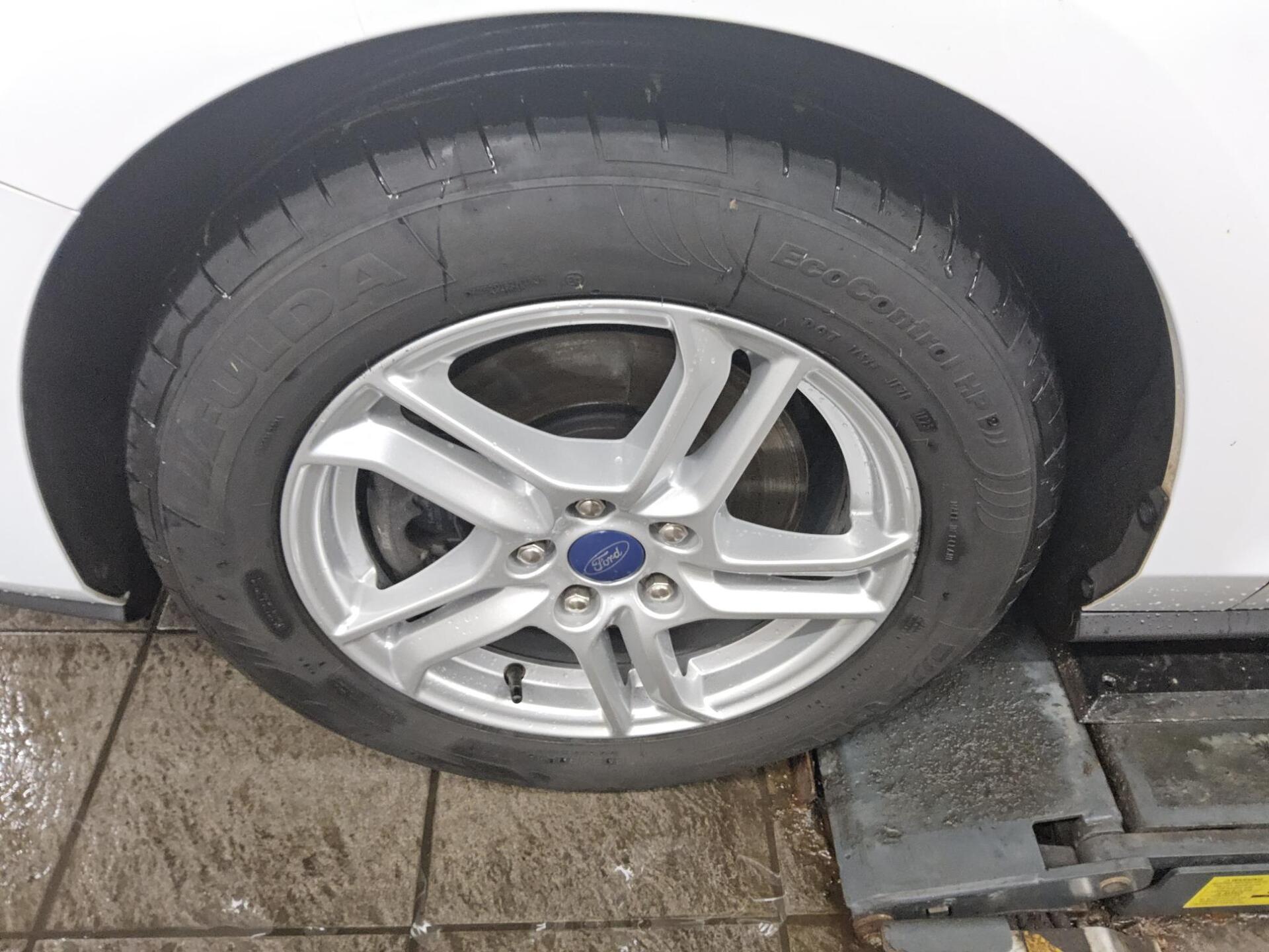 Ford Focus Turnier 1.5 EB Cool&Connect Navi LED RFK 11