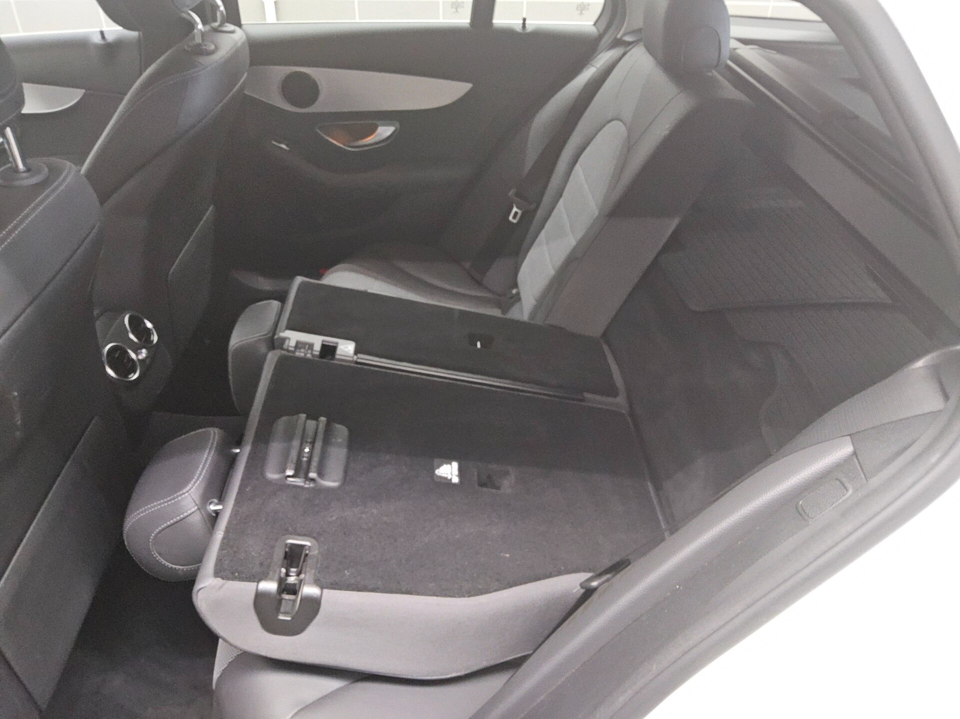 Mercedes-Benz C 300 T de Avantgarde Distronic+ Navi LED HuD 13