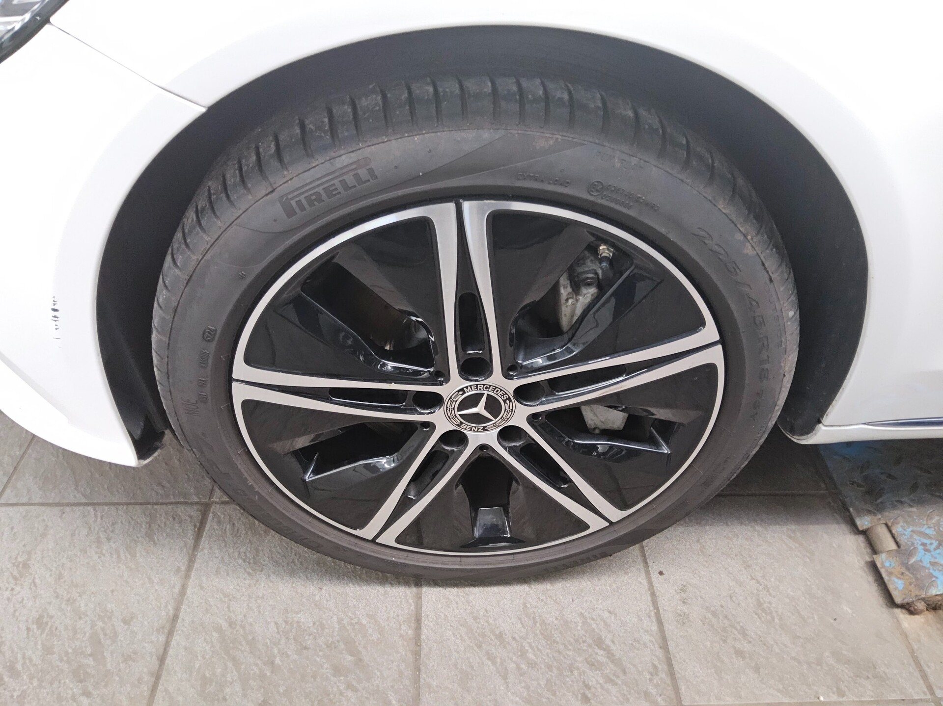 Mercedes-Benz C 300 T de Avantgarde Distronic+ Navi LED HuD 10