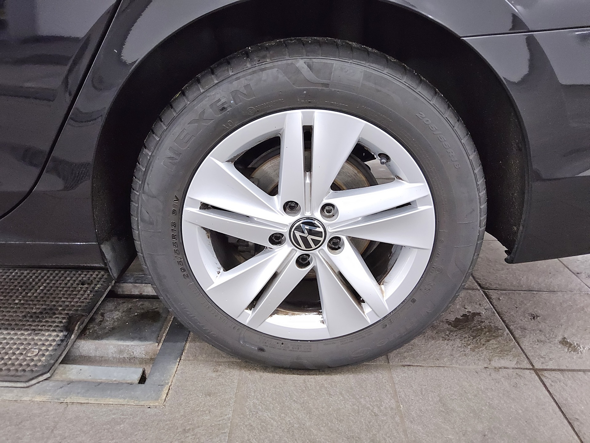 Volkswagen Golf-8 Var. 2.0 TDI Life Navi Pano Matrix DC AHK 11