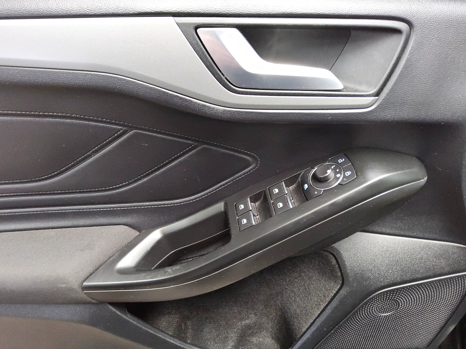 Ford Focus Turnier 1.5 EB Cool&Connect Navi LED 9