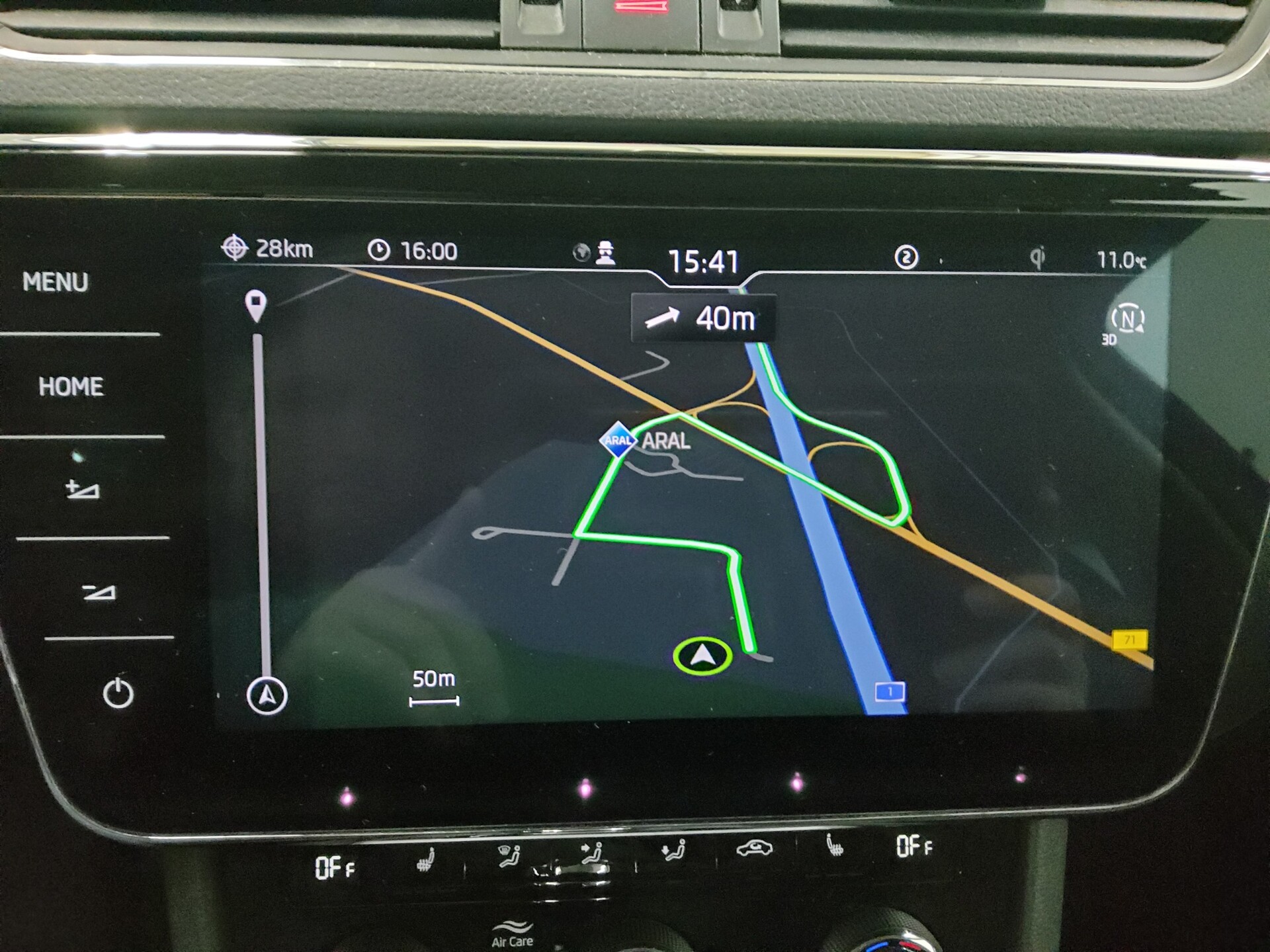 Skoda Superb Kombi 2.0 TDI Ambition Navi LED AHK AID 7