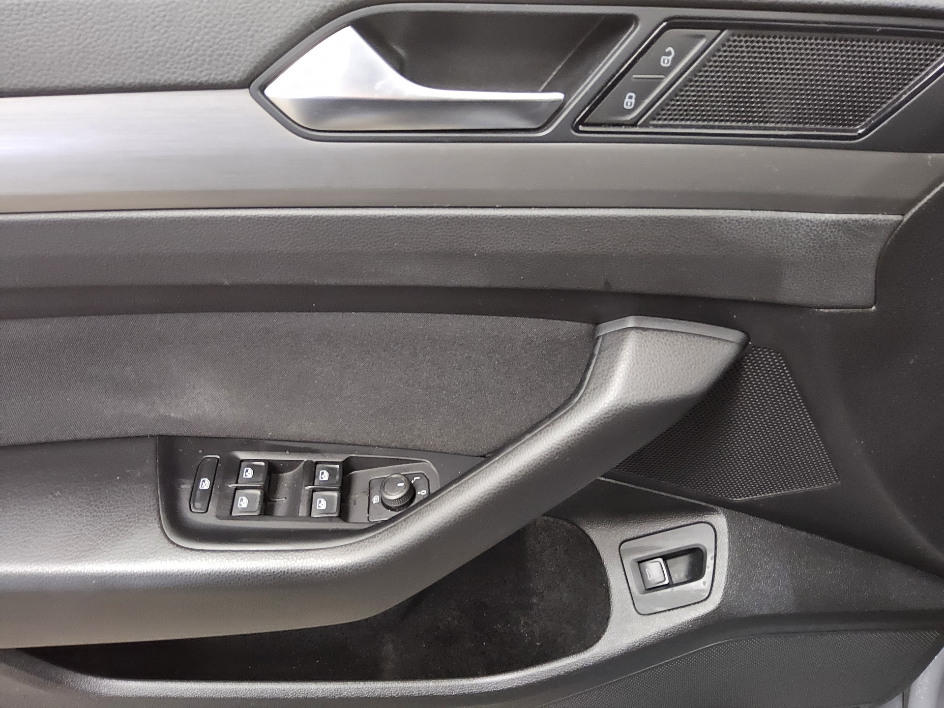 Volkswagen Passat Var. 2.0 TDI Navi LED ACC RFK el.Heck Shz 9