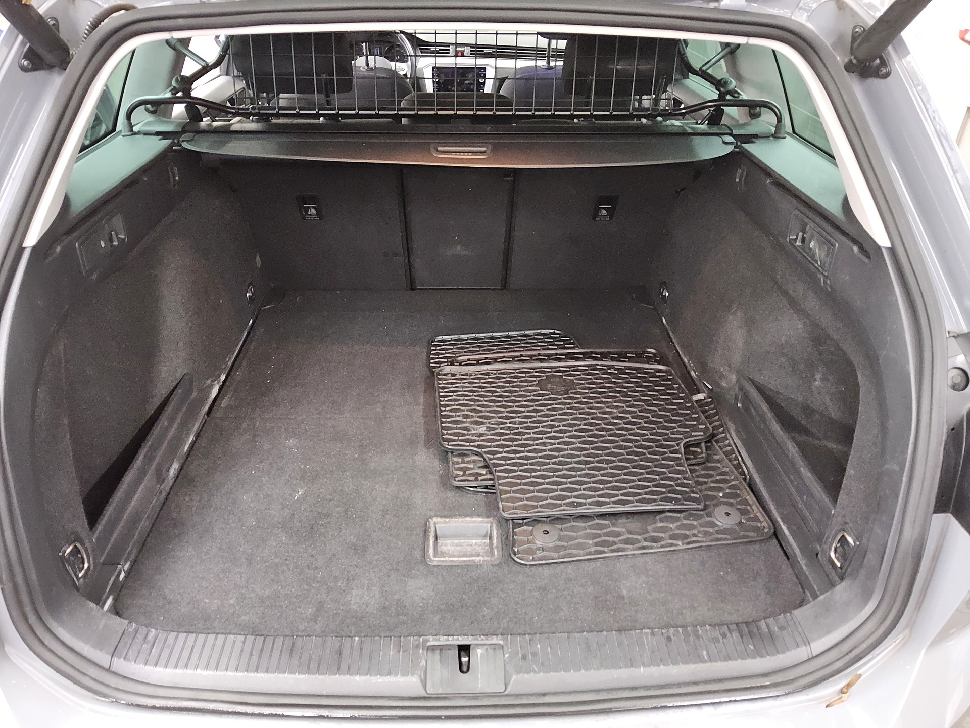 Volkswagen Passat Var. 2.0 TDI Navi LED ACC RFK el.Heck Shz 11