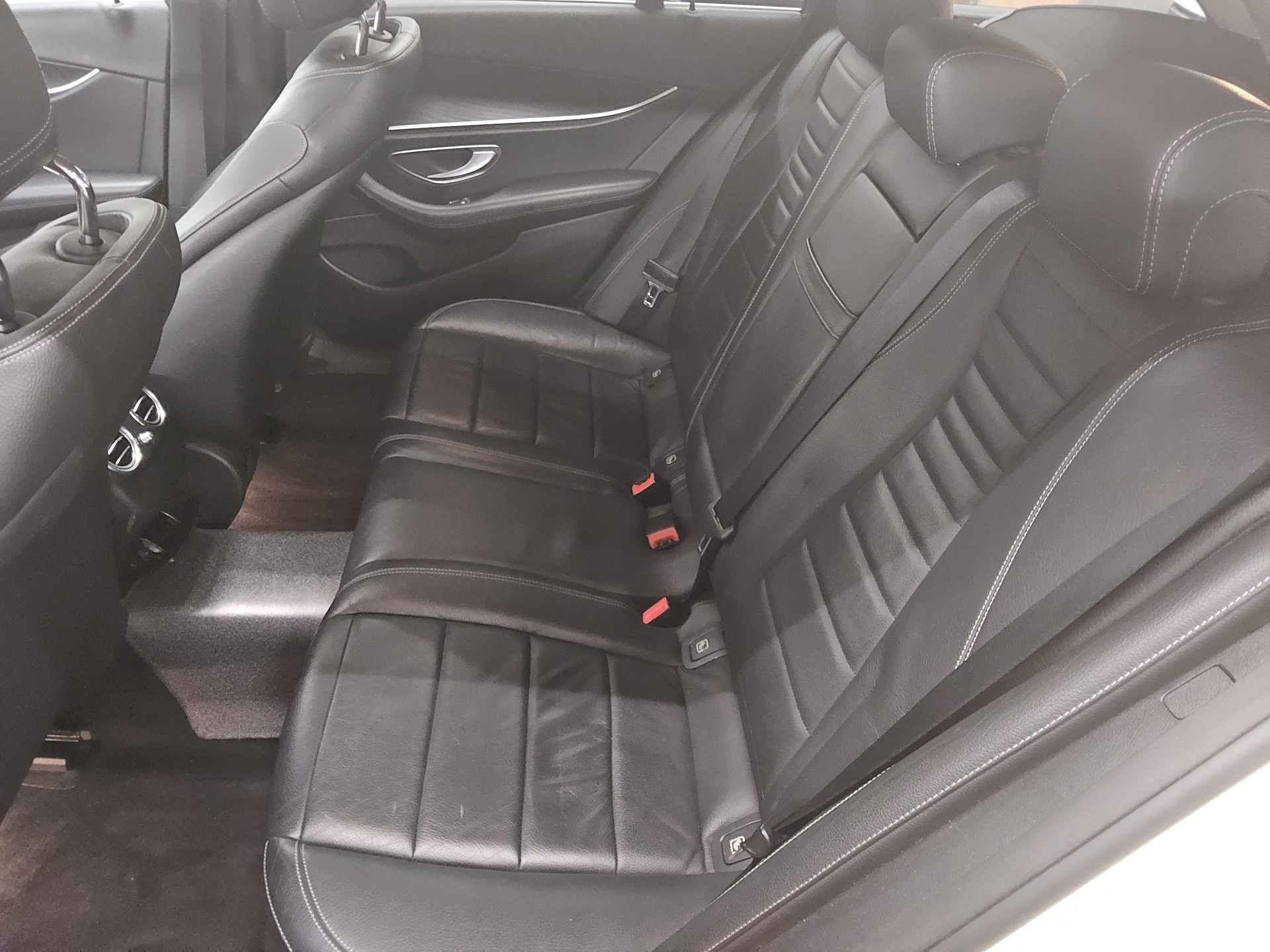 Mercedes-Benz E 200 T d Avantgarde Navi LED GSD Leder RFK 12