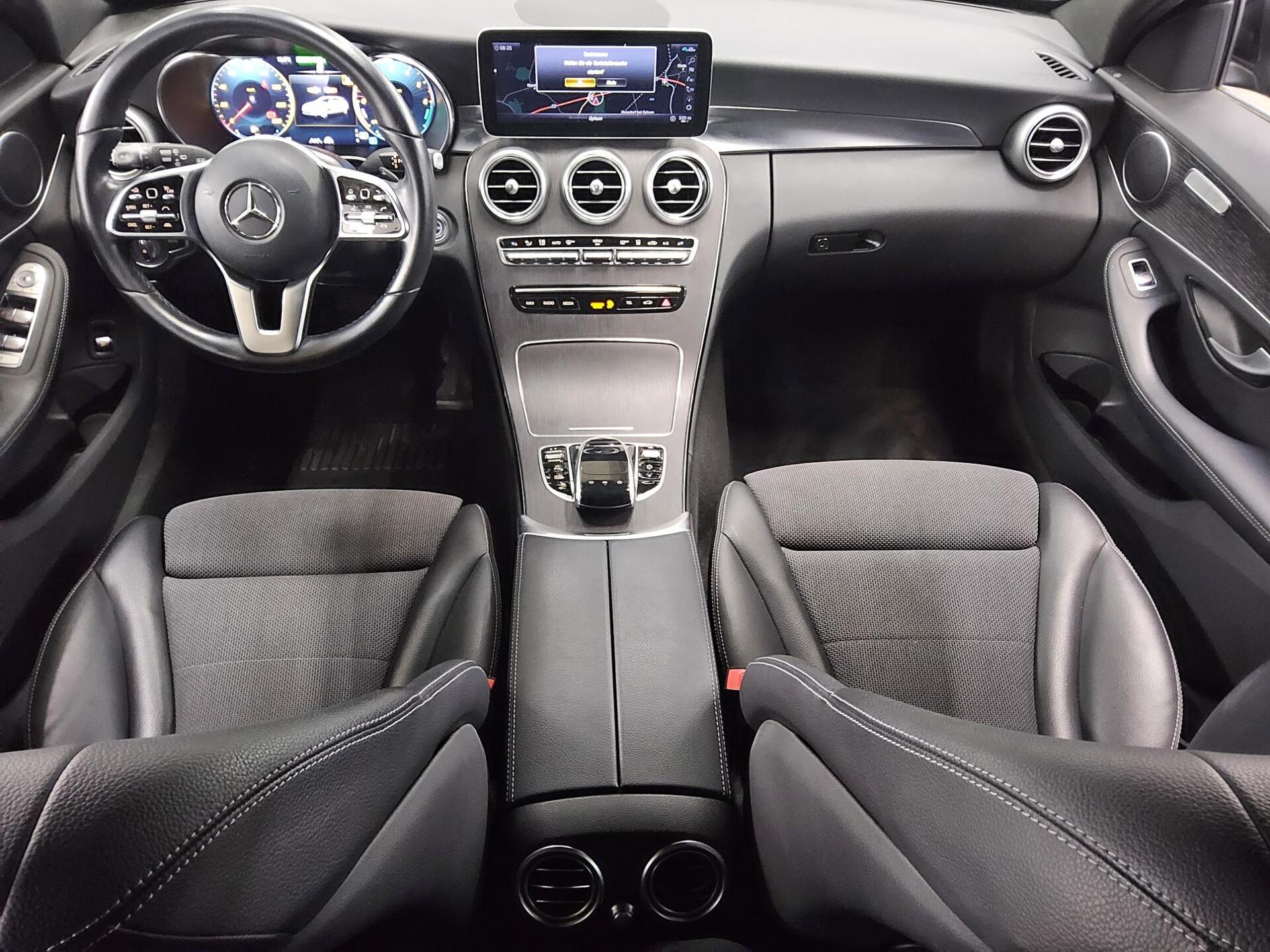 Mercedes-Benz C 300 T de Avantgarde Nav MB-LED AHK RFK Distr.+ 5