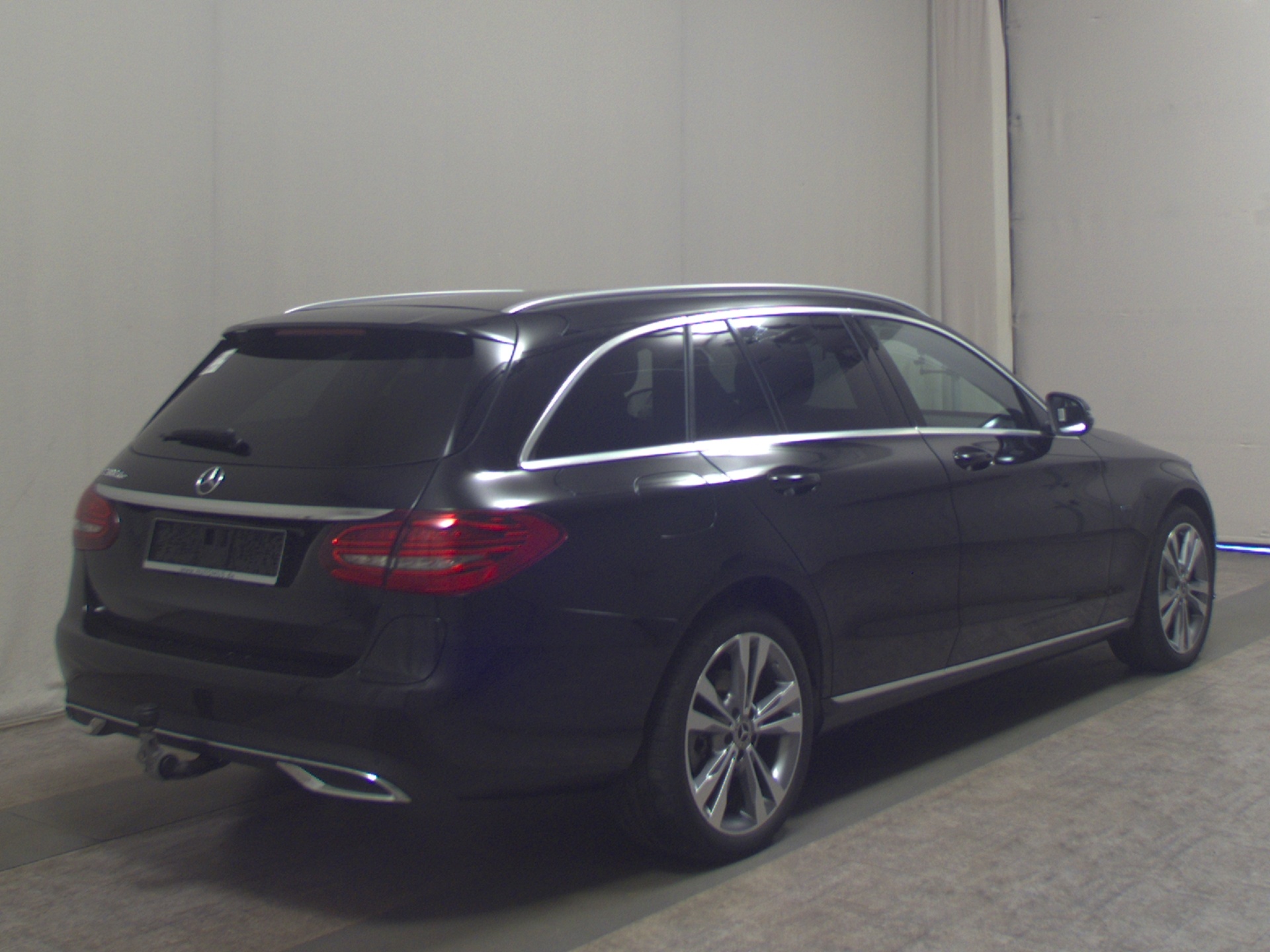 Mercedes-Benz C 300 T de Avantgarde Nav MB-LED AHK RFK Distr.+ 4