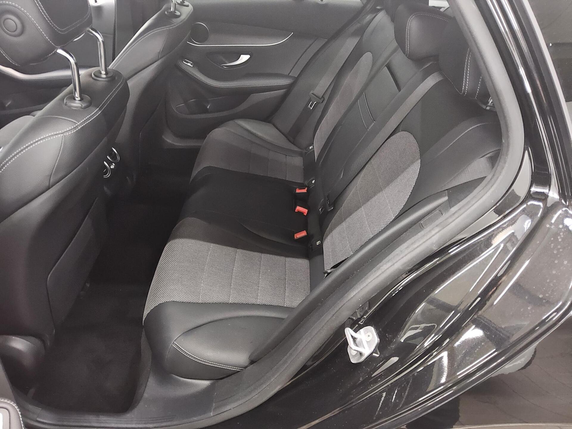 Mercedes-Benz C 300 T de Avantgarde Nav MB-LED AHK RFK Distr.+ 13