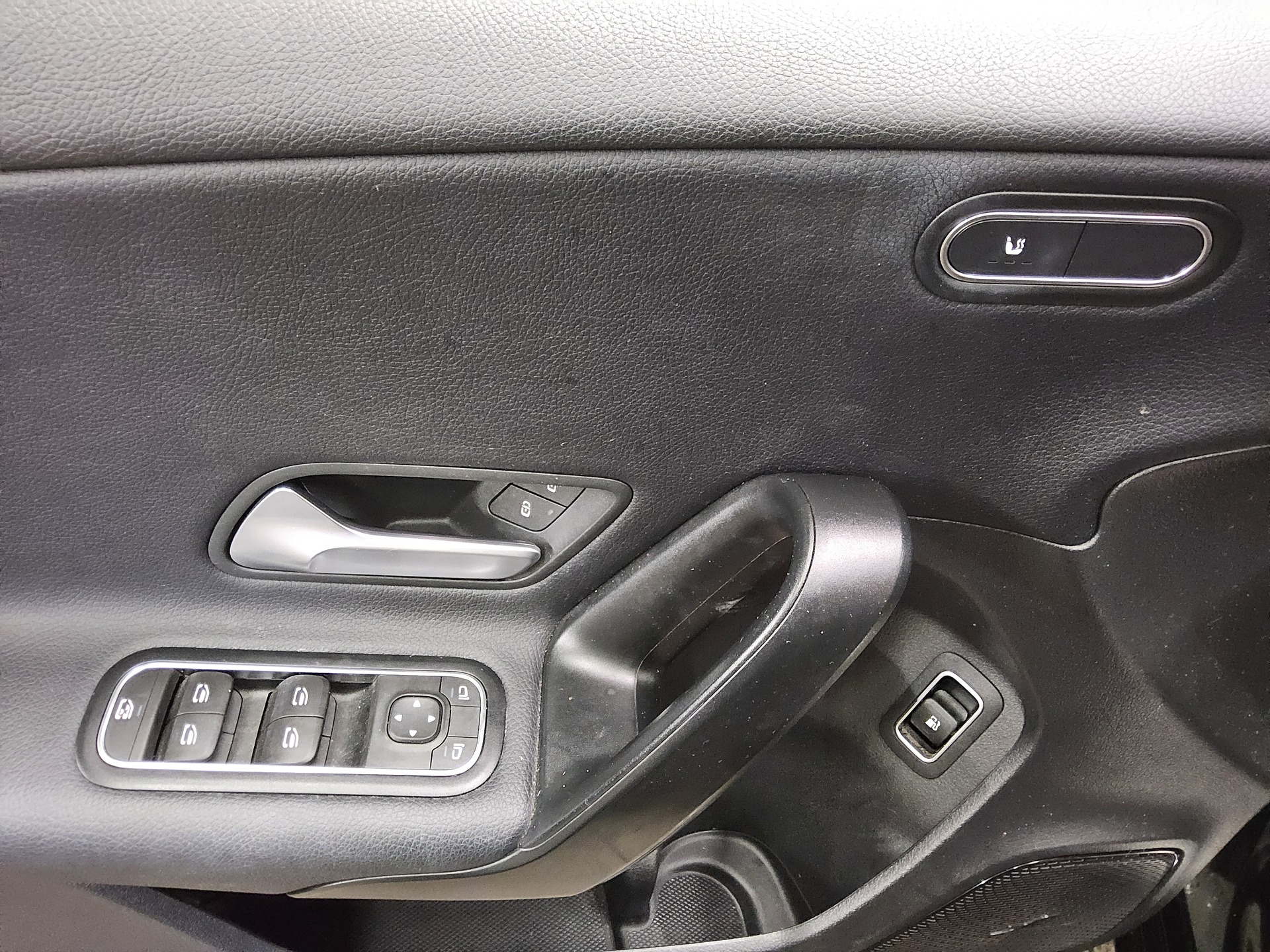 Mercedes-Benz A 250 e Style Navi LED MBUX-AR Sound RFK 10