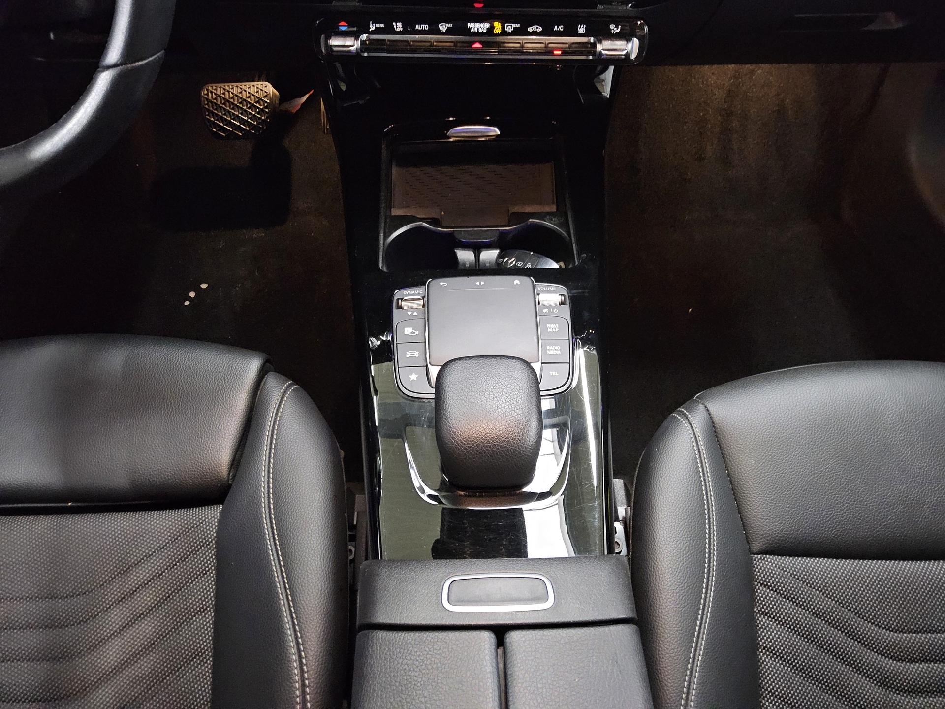 Mercedes-Benz A 250 e Style Navi LED MBUX-AR Sound RFK 6